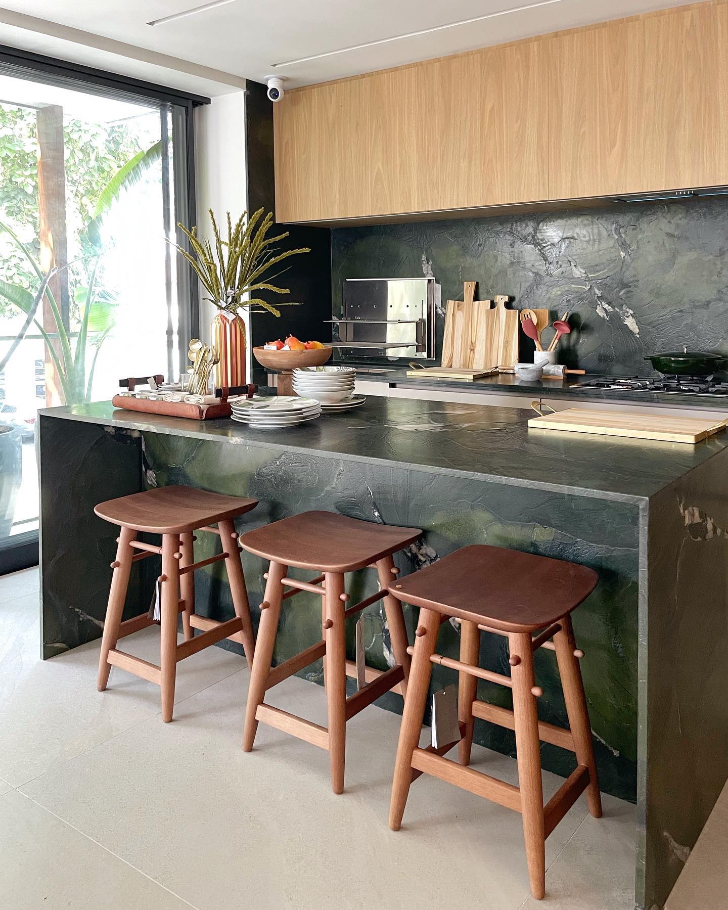 AVOCATUS Quartzite Polished Slab