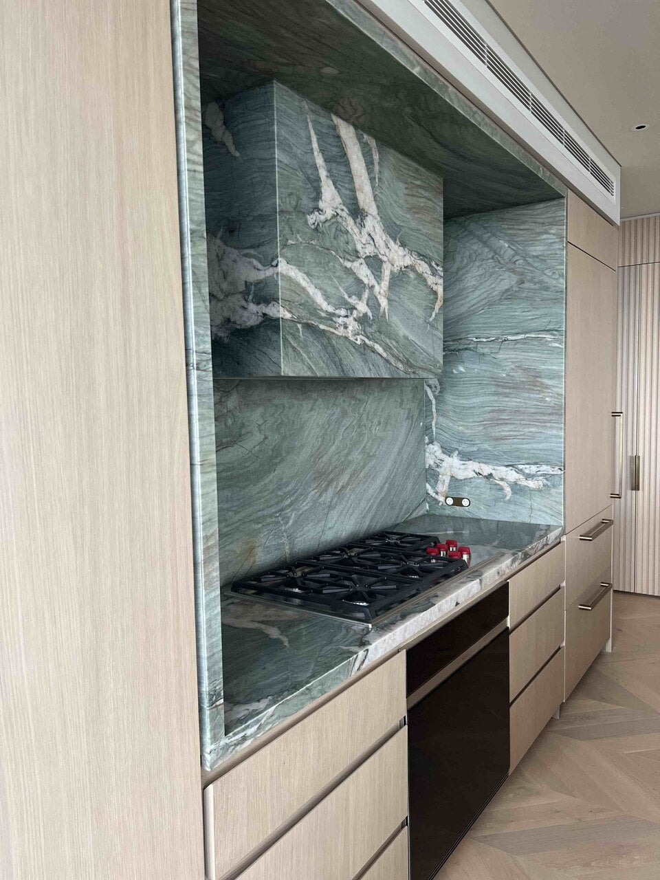 DEL MARE Quartzite Polished Slab