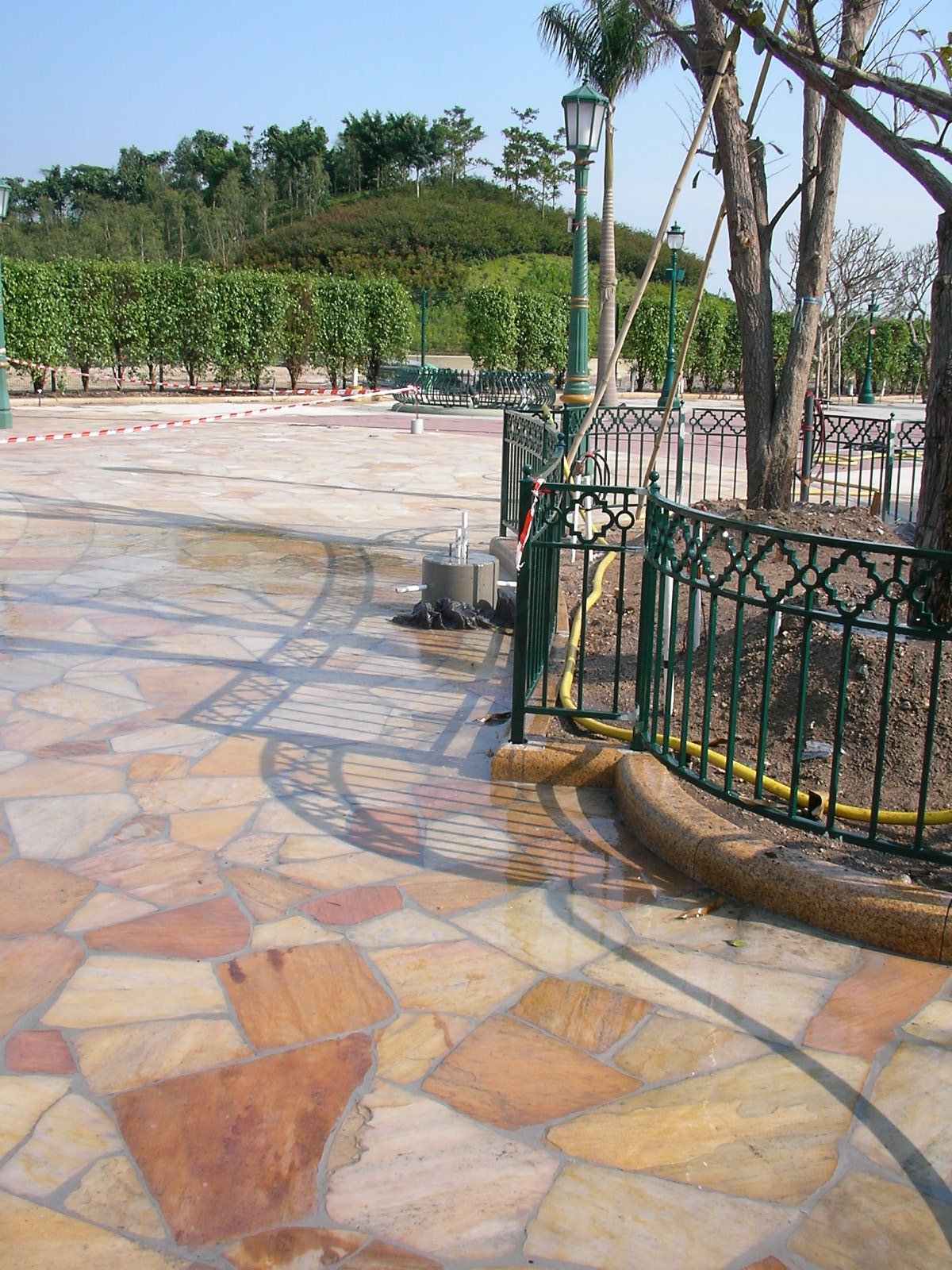 DAFFODIL YELLOW Natural Split-Face Random Edge Paver Flagstone