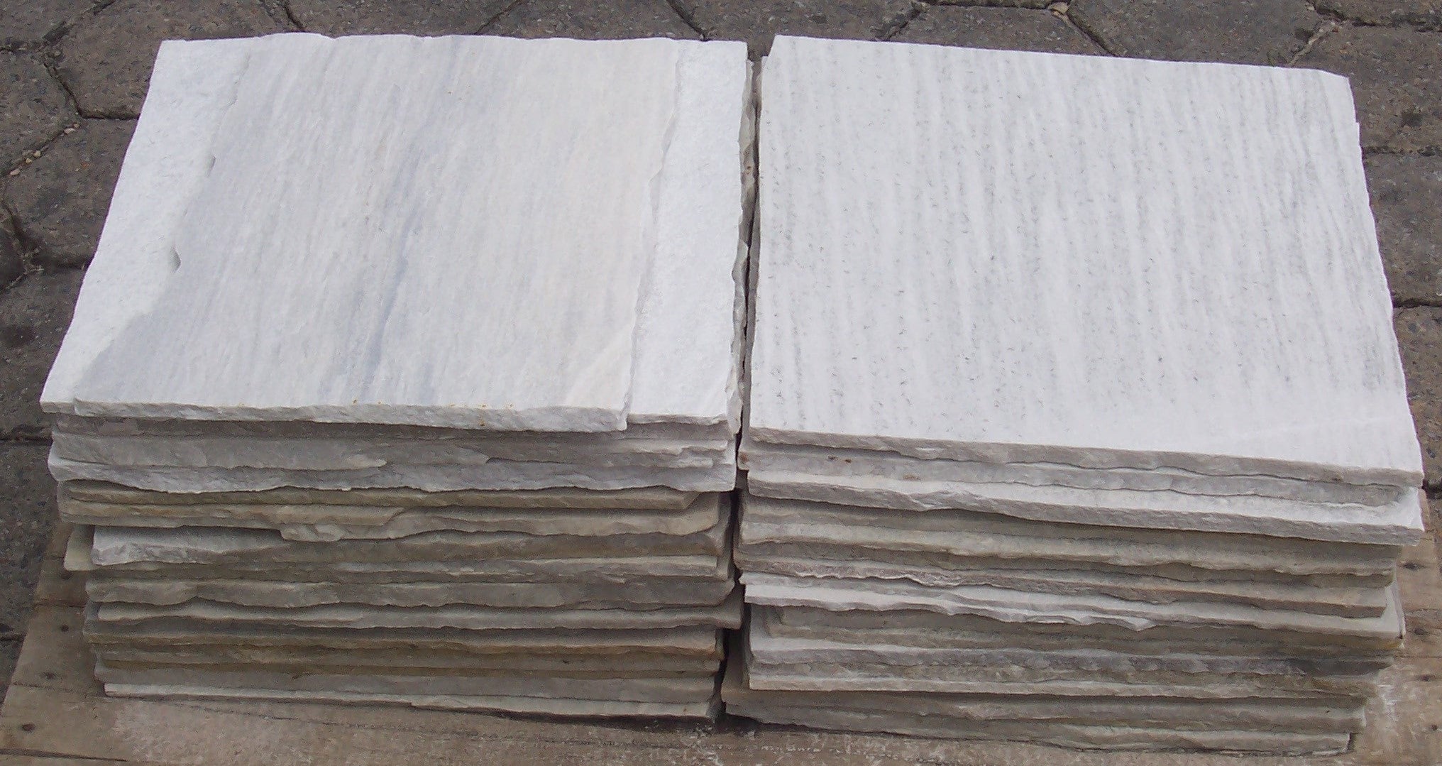LILLY WHITE Quartzite Natural Split-Face Straight Irregular Edge Paver Flagstone