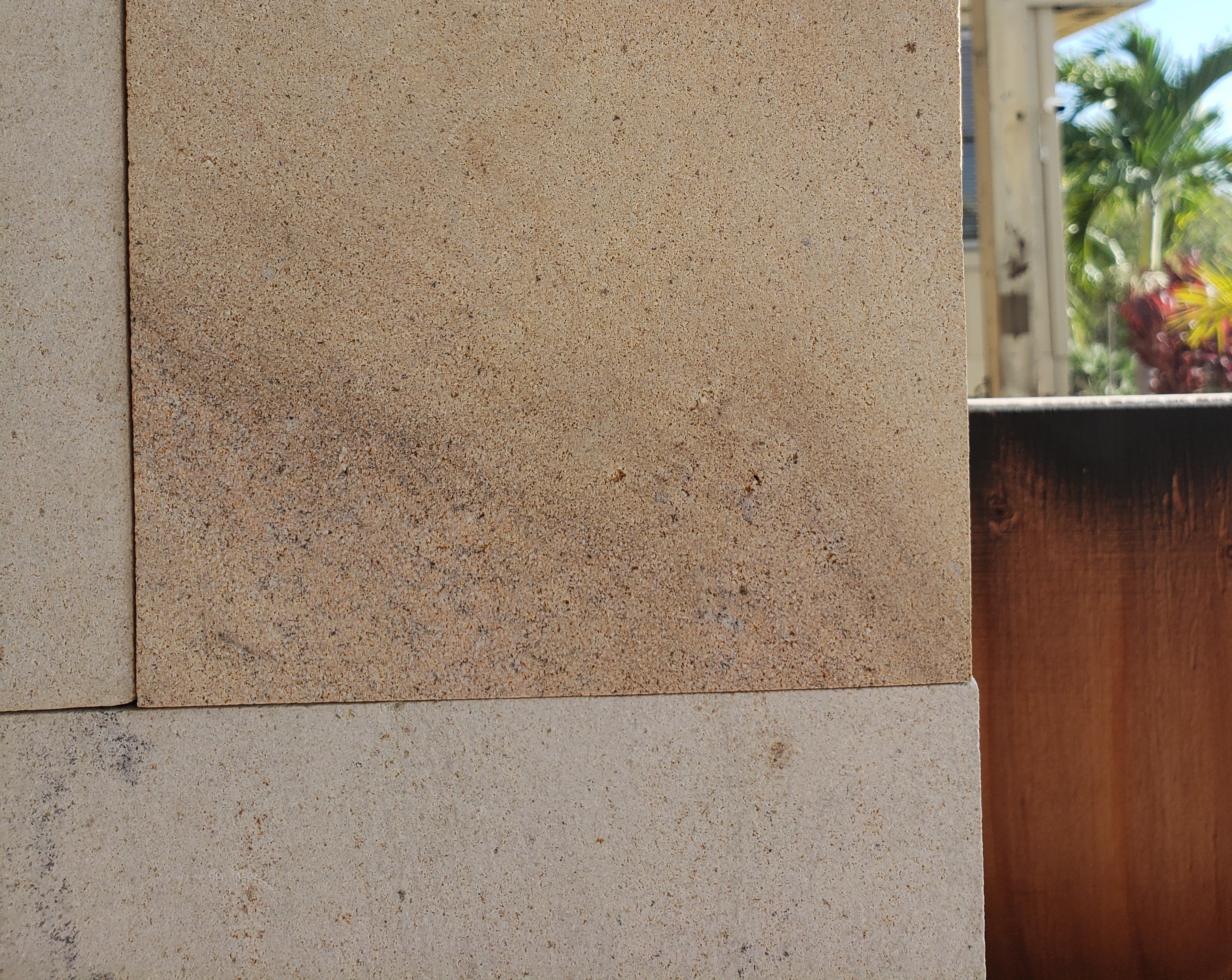 BEGAWAN Sandstone Honed Wall Veneer
