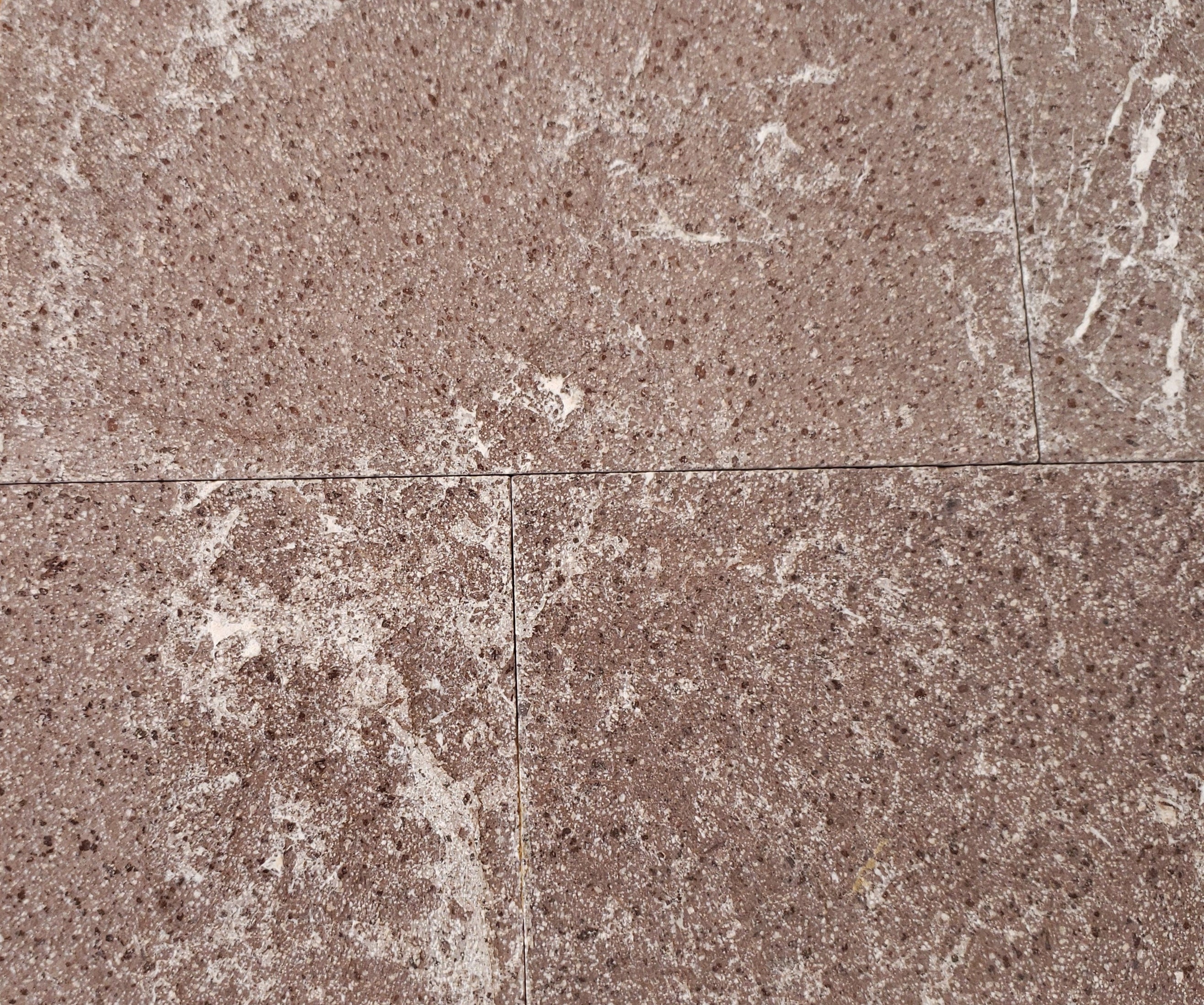 TROPICAL RED Basalt Flamed Wall Veneer