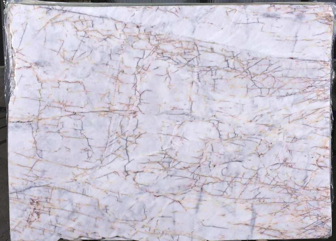 CRYSTAL NOVARA Quartz Polished Slab