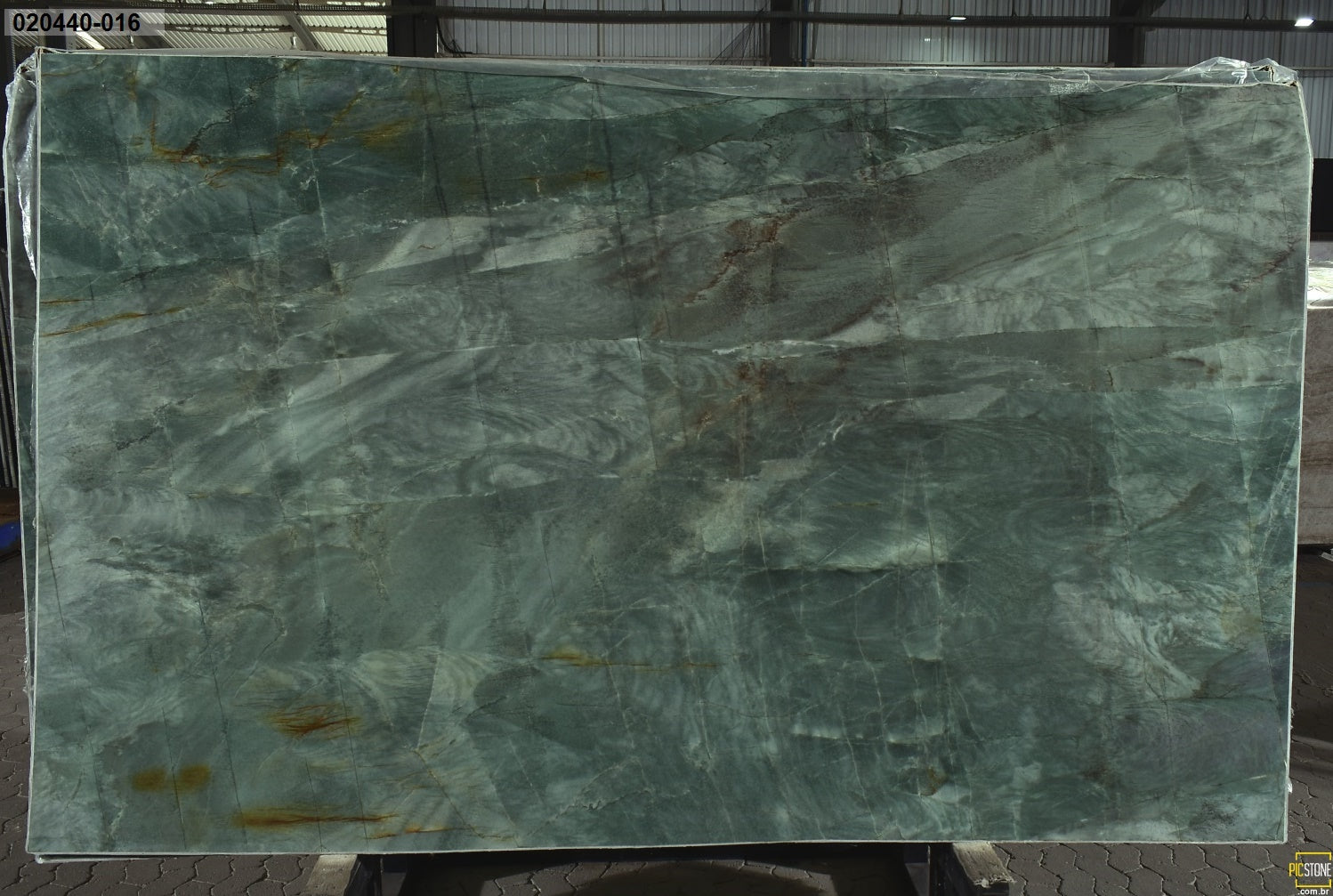 EMERALD Quartzite Polished Slab