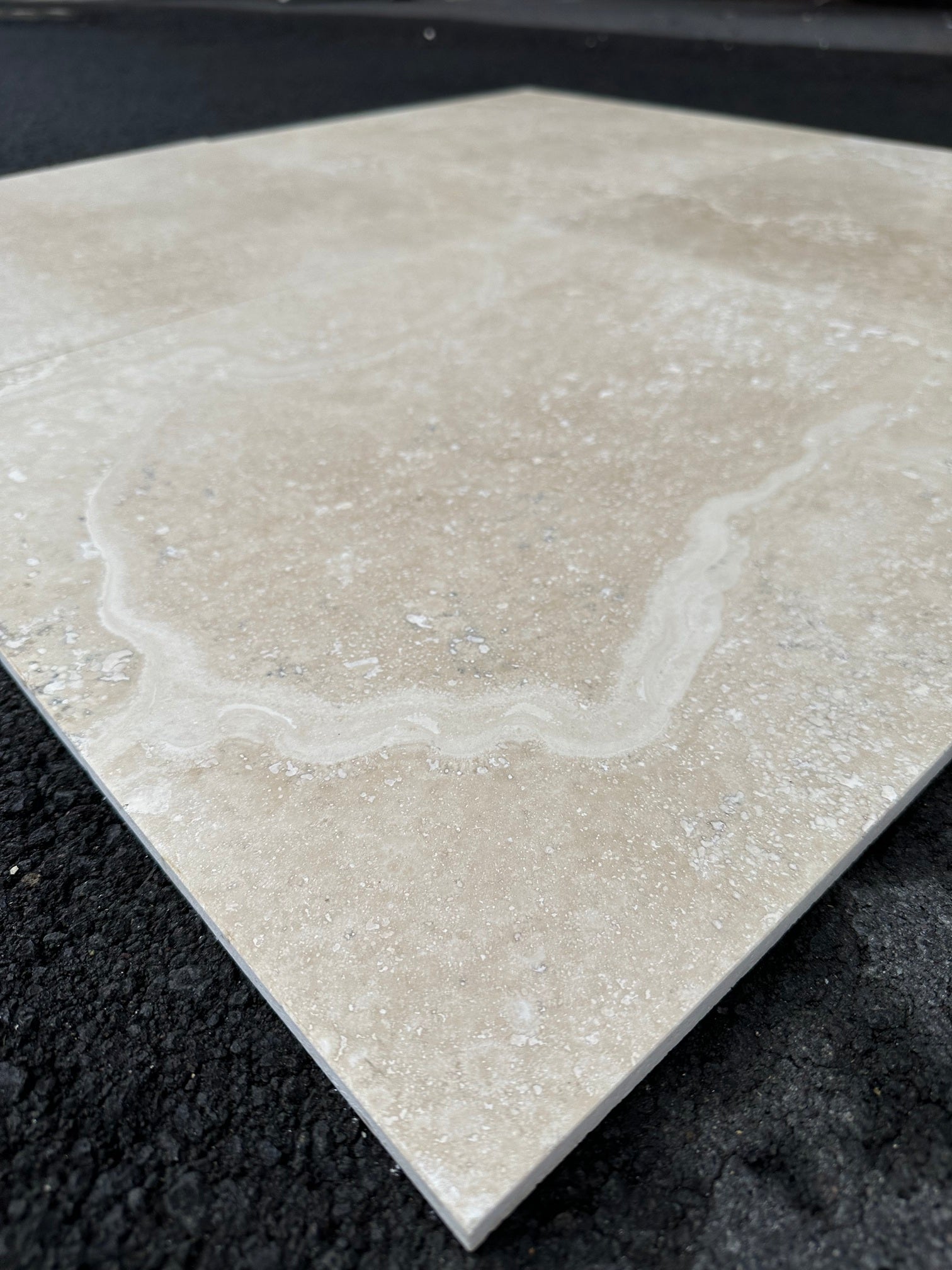 COLONIAL Travertine Brushed-Filled Tile