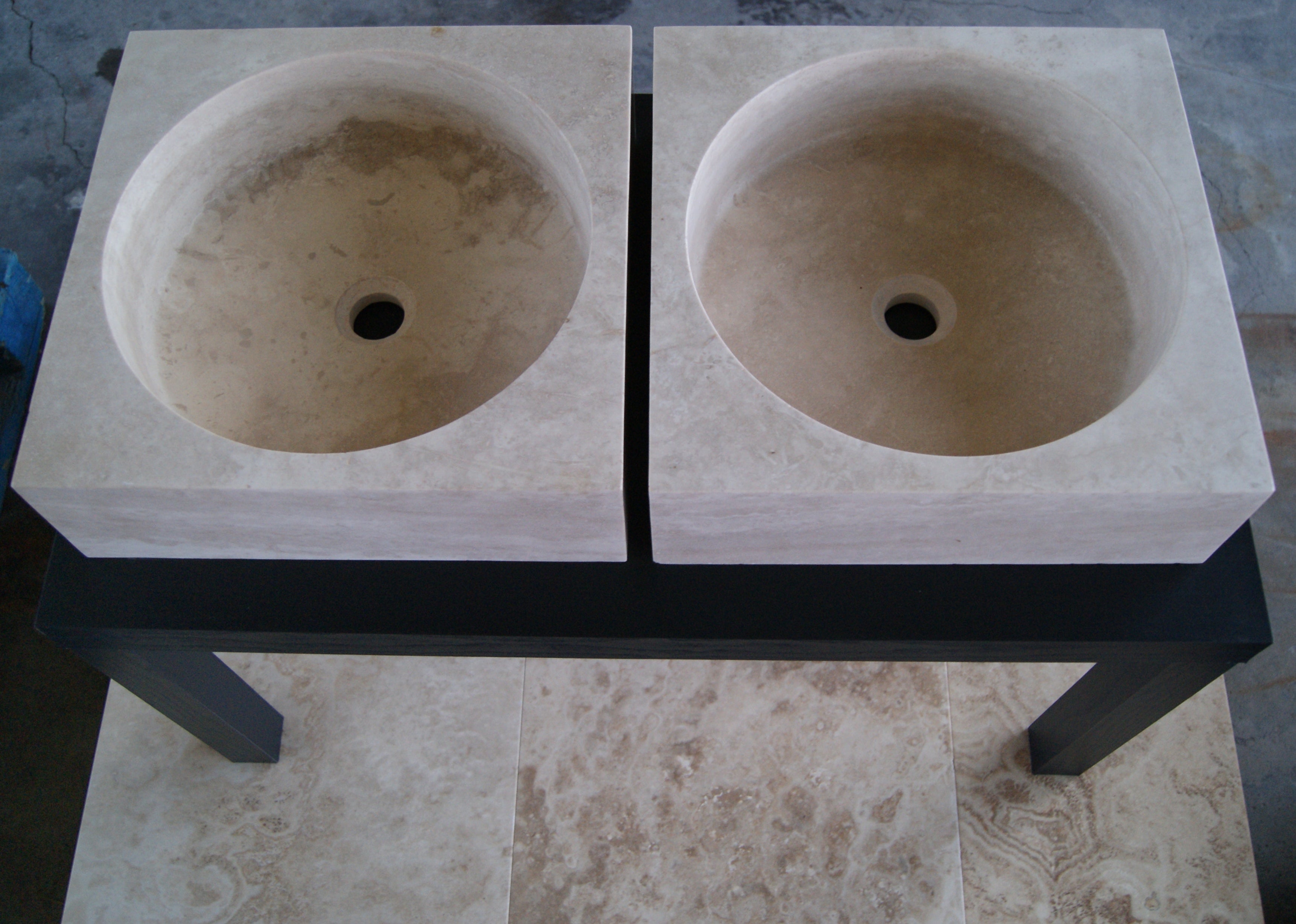 CLASSIC MEDIUM Travertine Straight & Round Sink