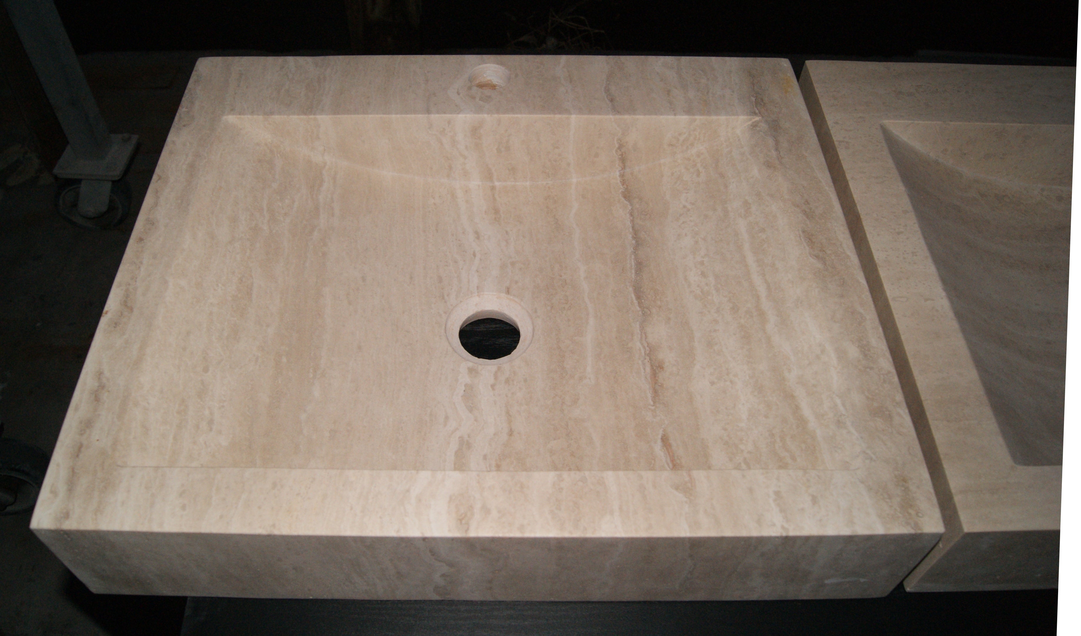 CLASSIC MEDIUM Travertine Honed/Filled, Straight & Bow Sink