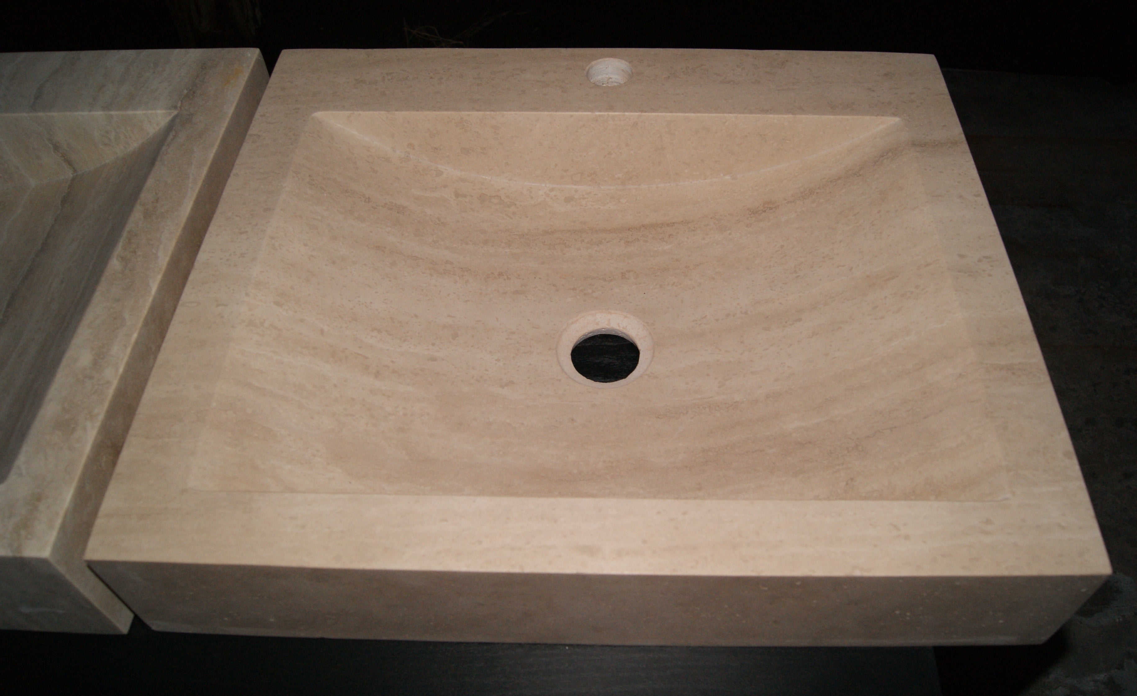CLASSIC MEDIUM Travertine Straight & Bow Sink