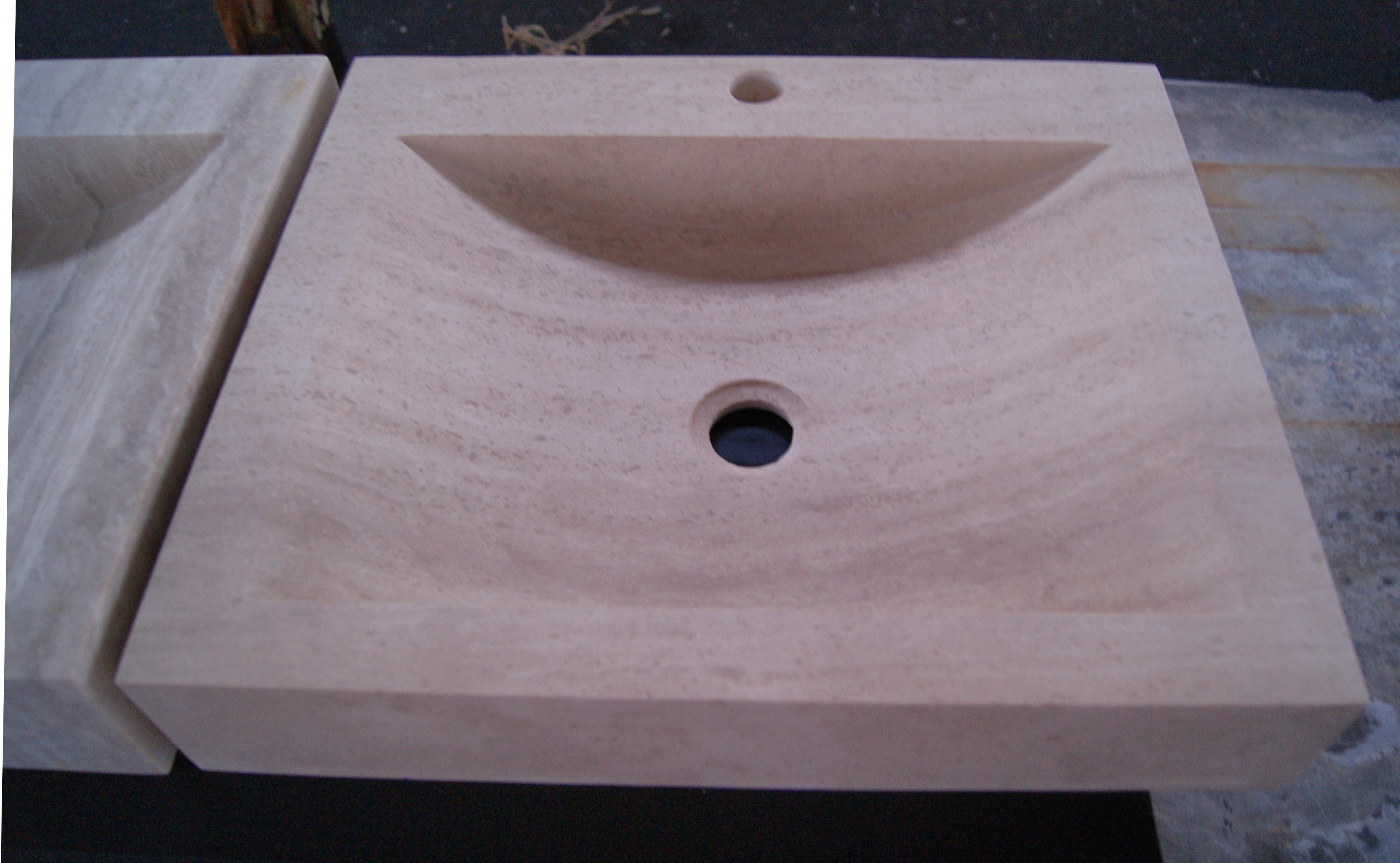 CLASSIC MEDIUM Travertine Straight & Bow Sink