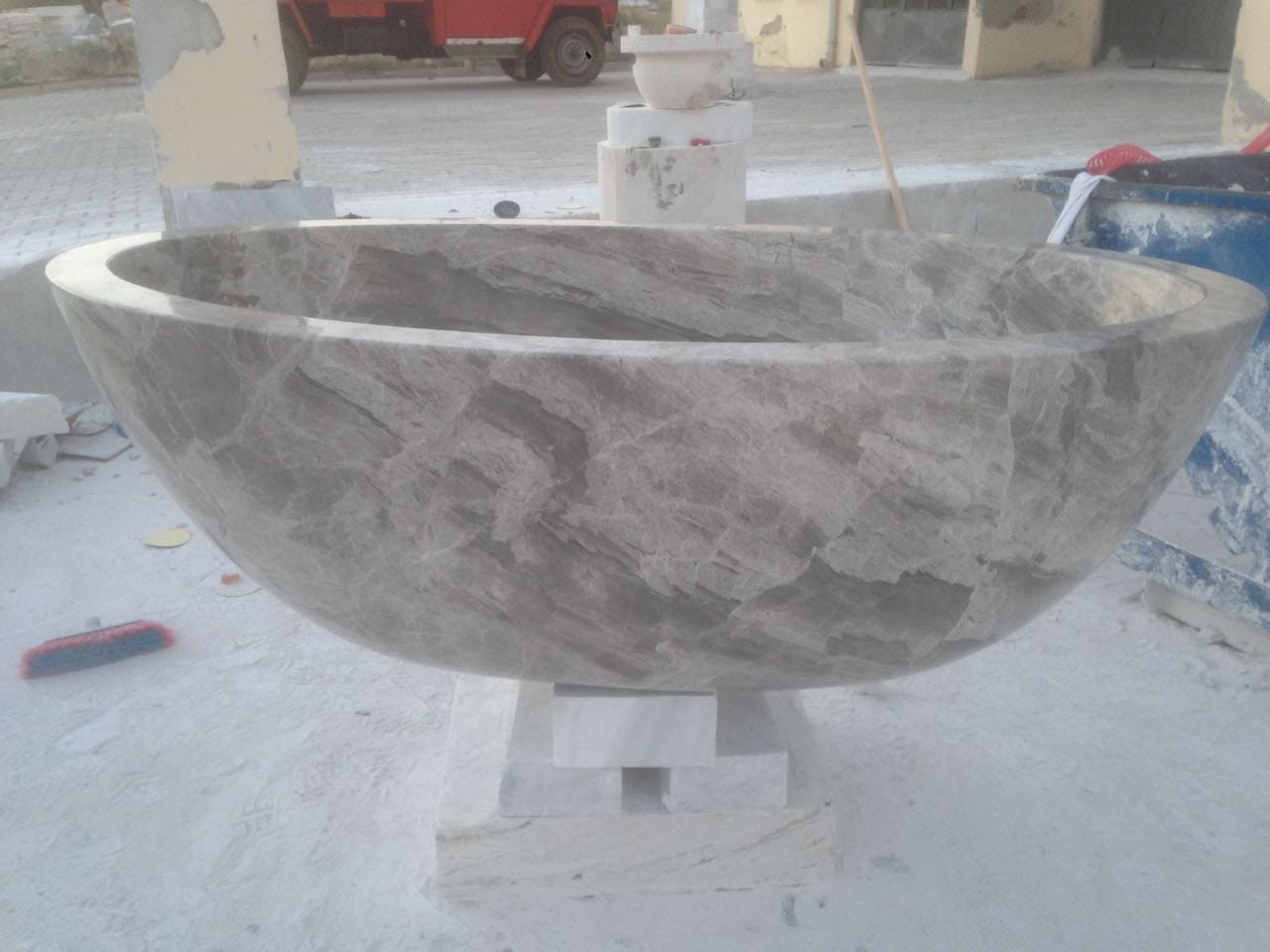 ROYAL Marble Polished Oval Bathtub