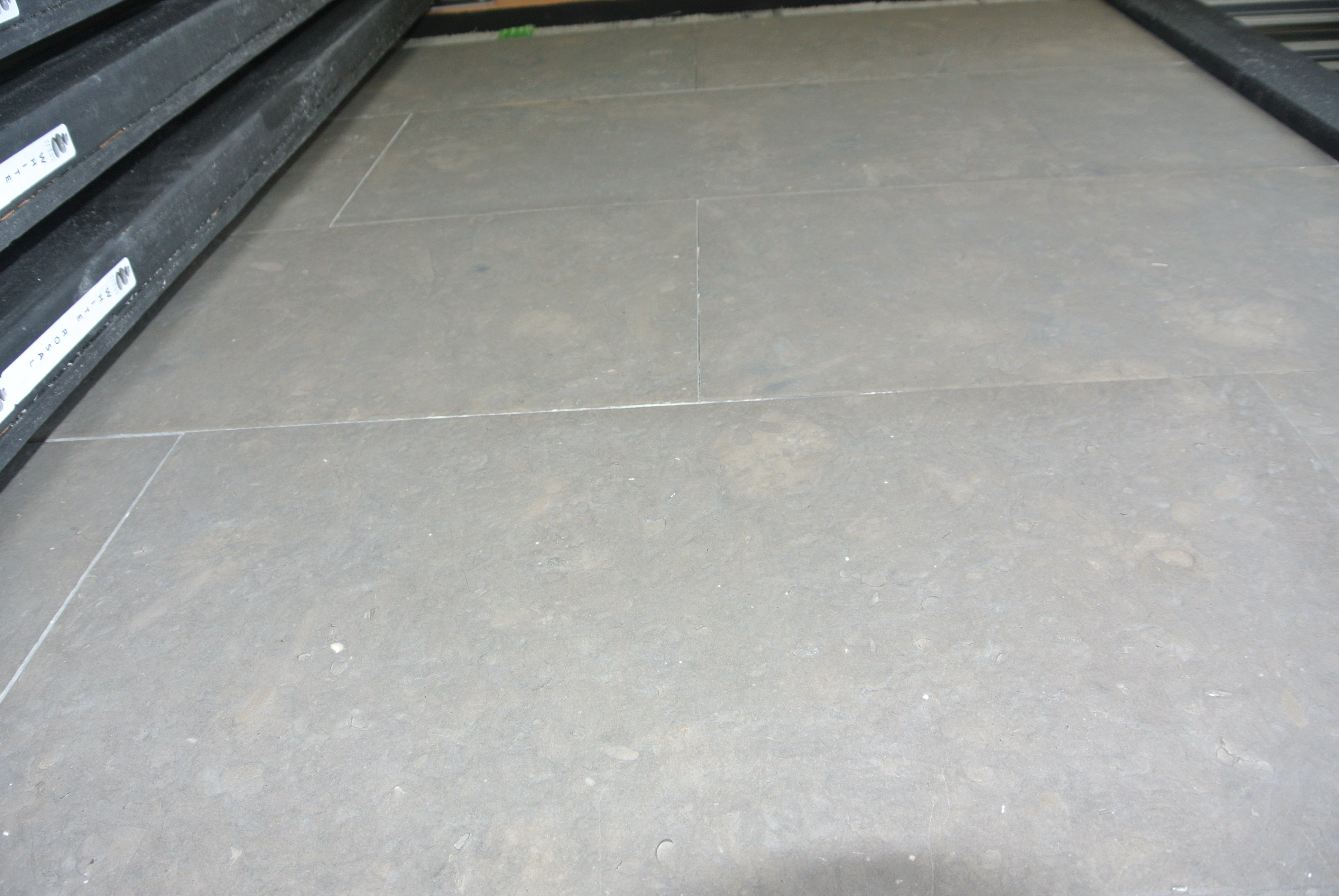 AZUL CASCAIS Limestone Brushed Tile