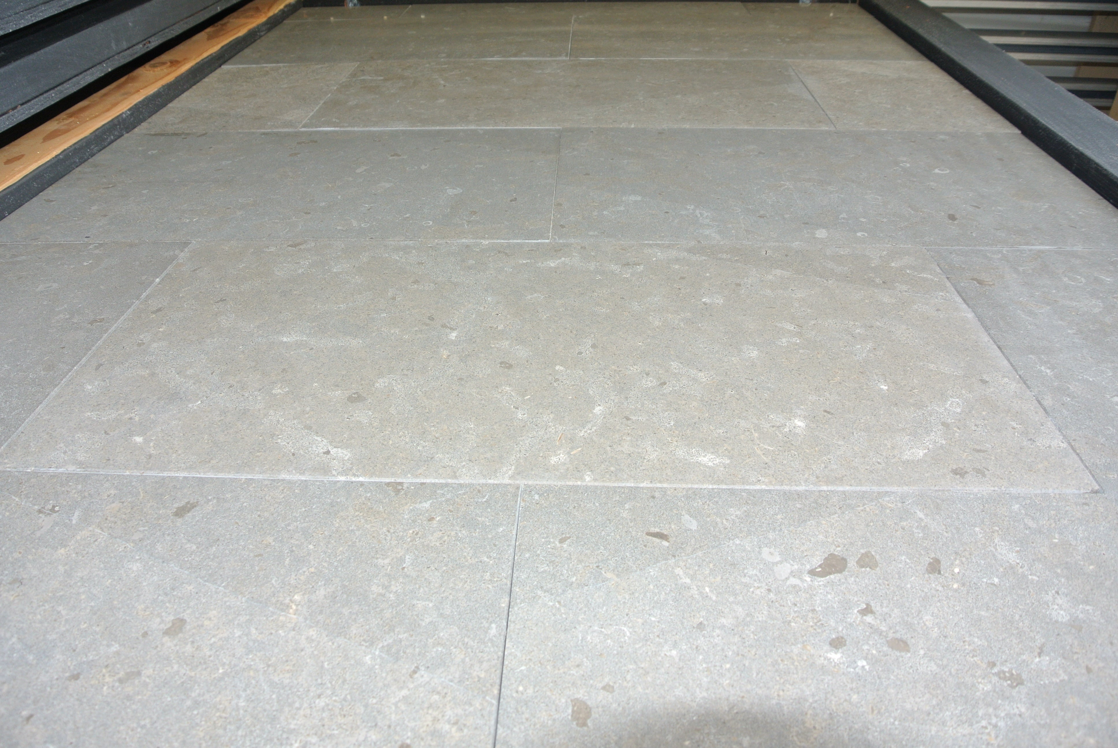 AZUL CASCAIS Limestone Honed Tile