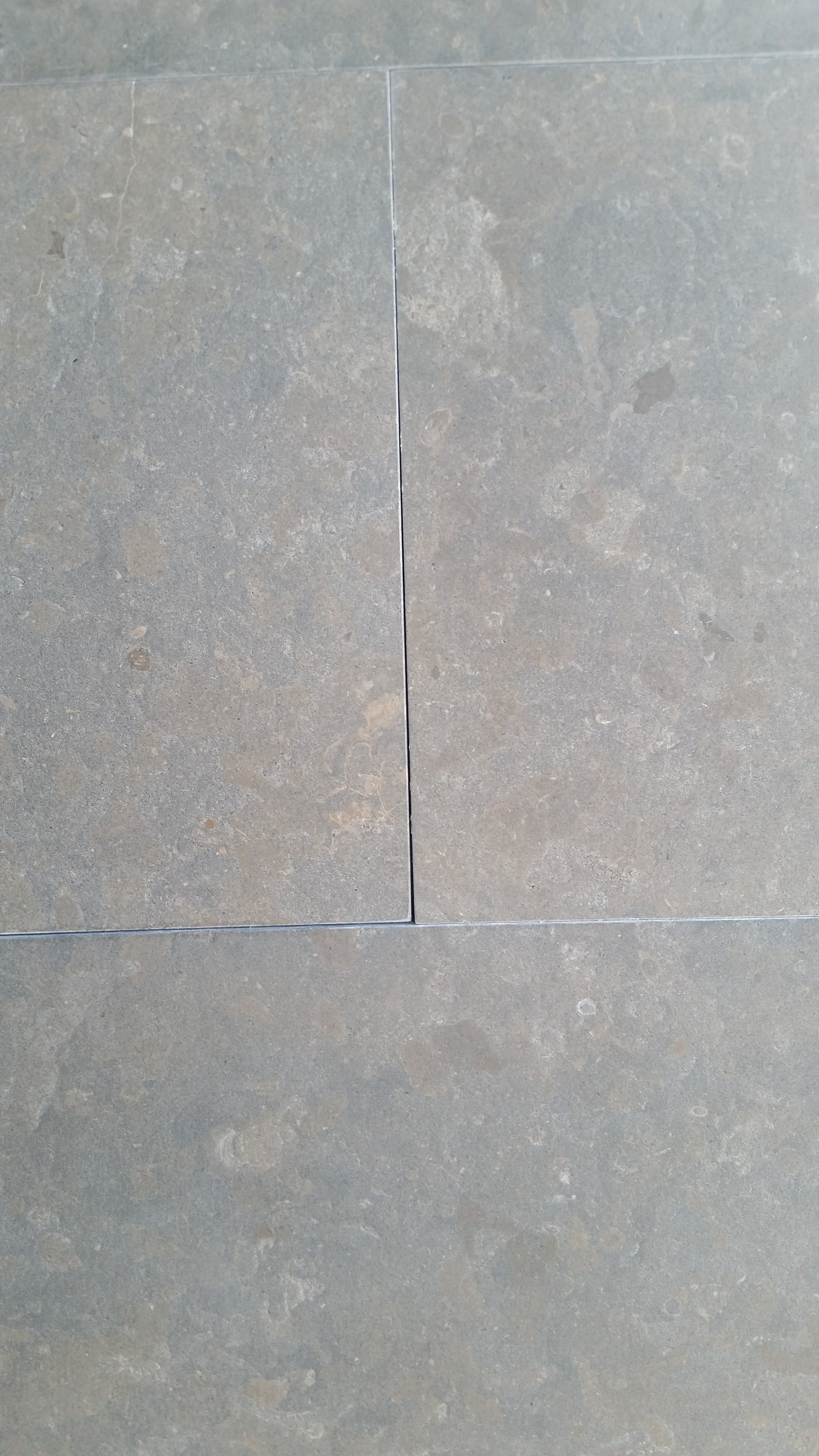 AZUL VALVERDE Limestone Brushed Tile