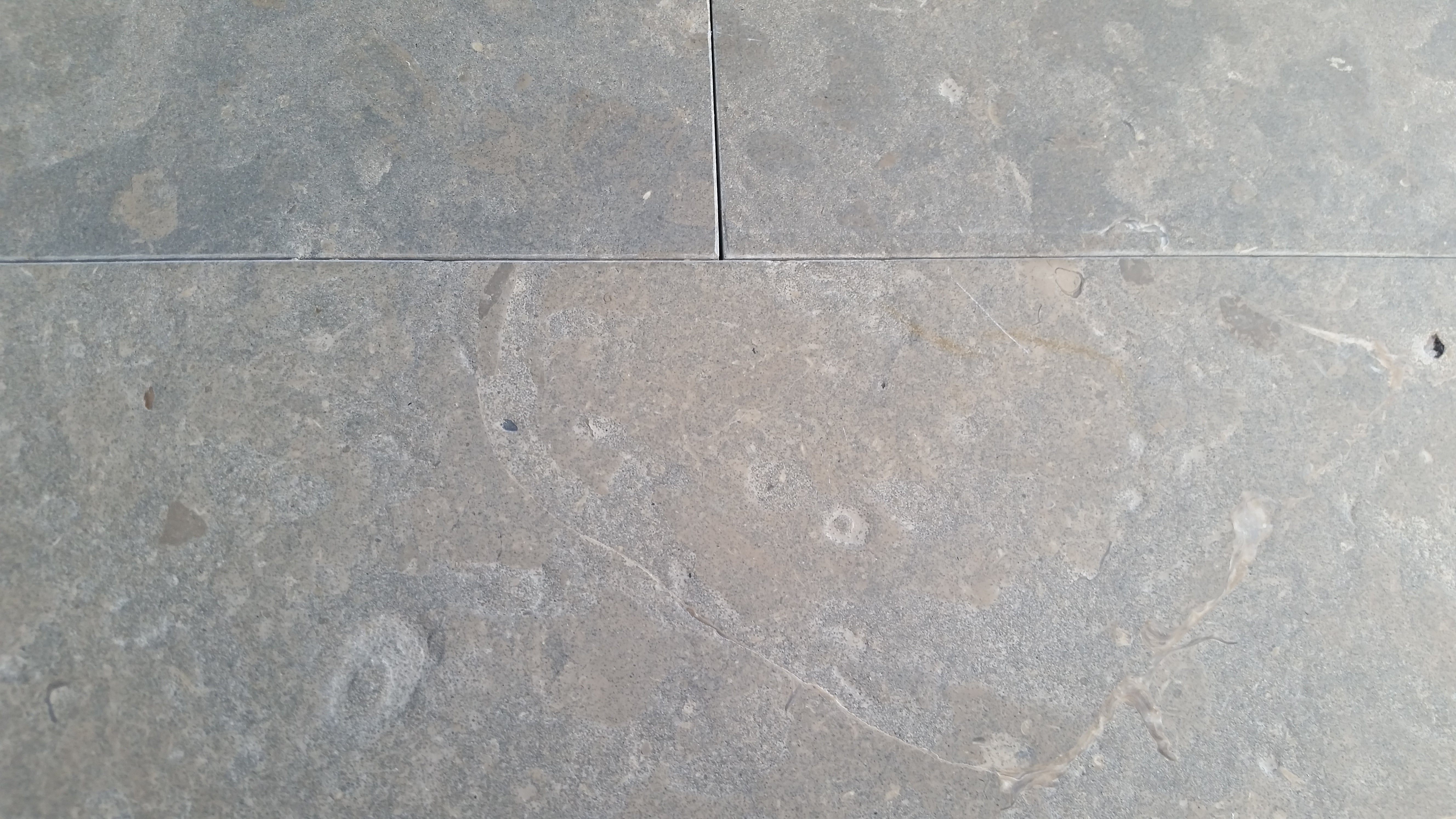 AZUL VALVERDE Limestone Brushed Tile