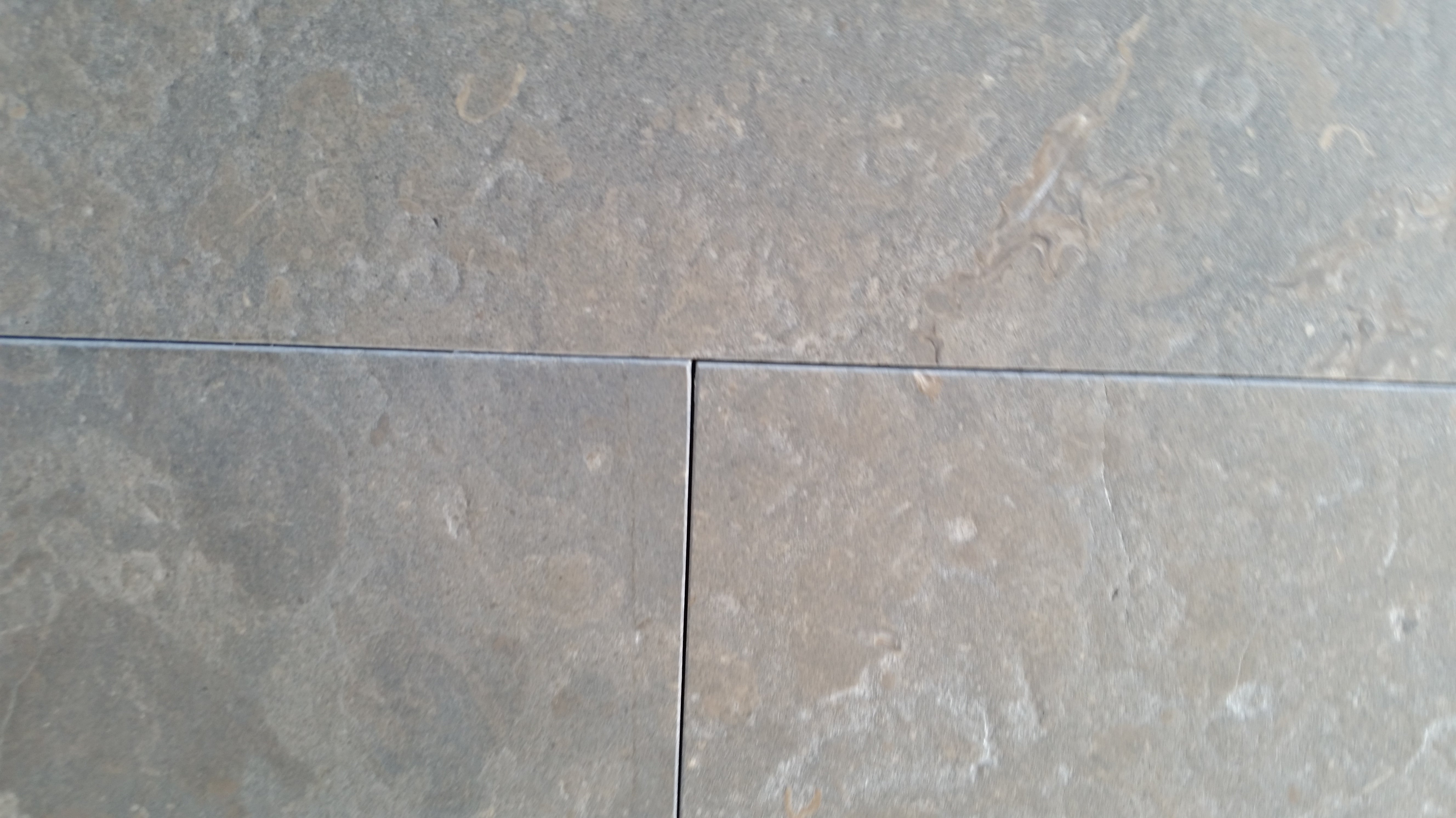 AZUL VALVERDE Limestone Brushed Tile
