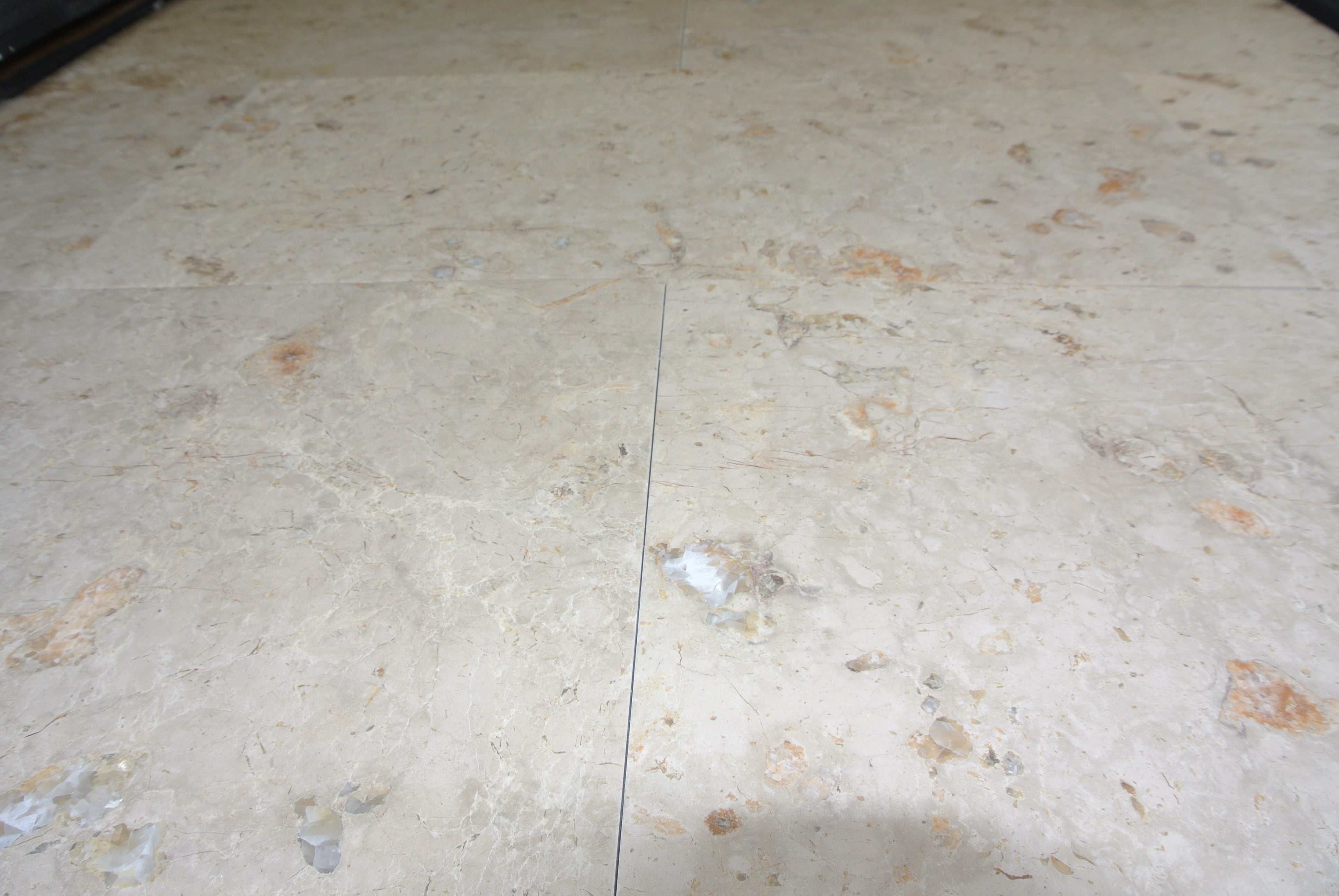 BRECHA MARITIMA Limestone Brushed Tile