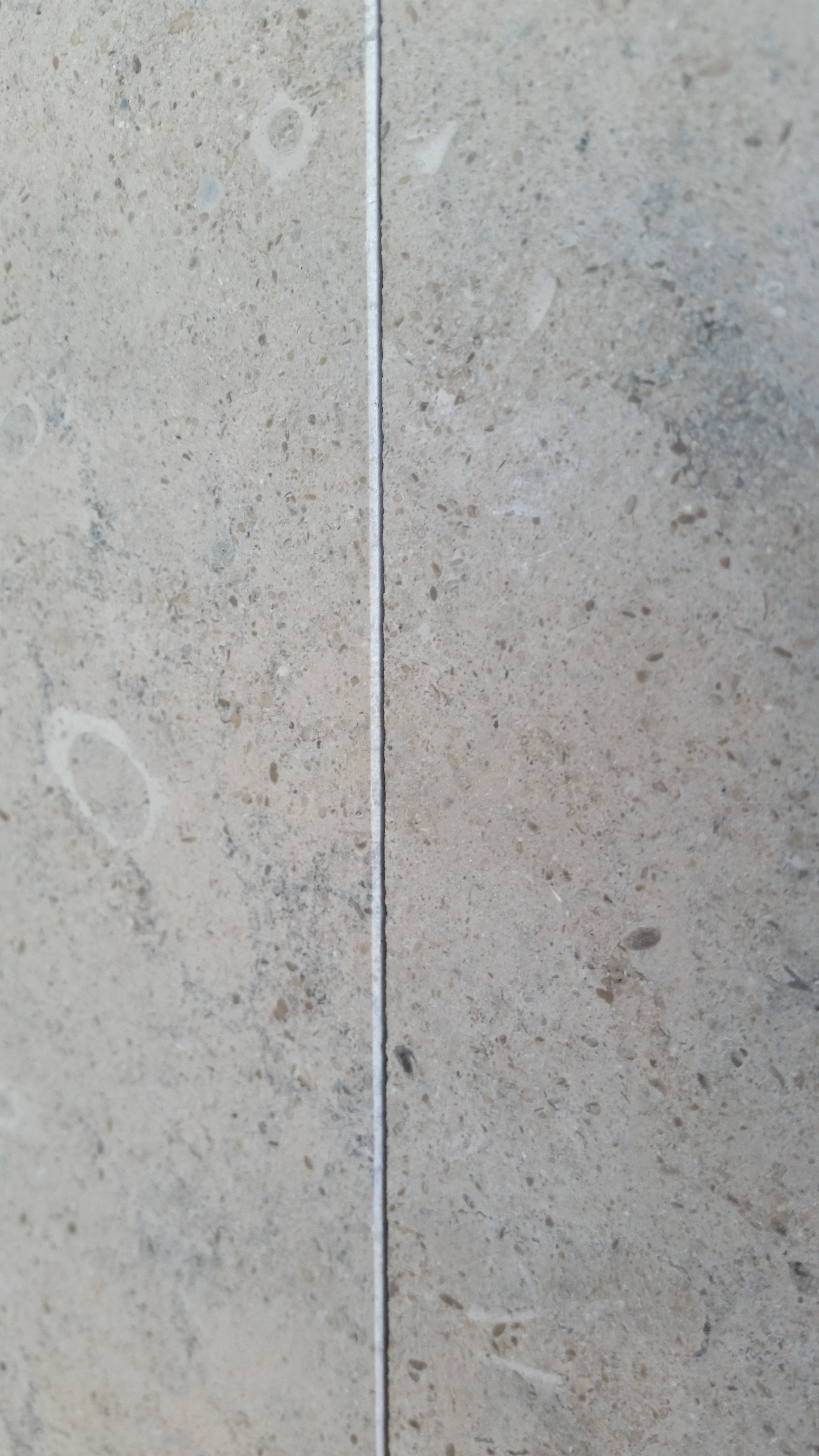 GASCOGNE BLUE Limestone Brushed Tile