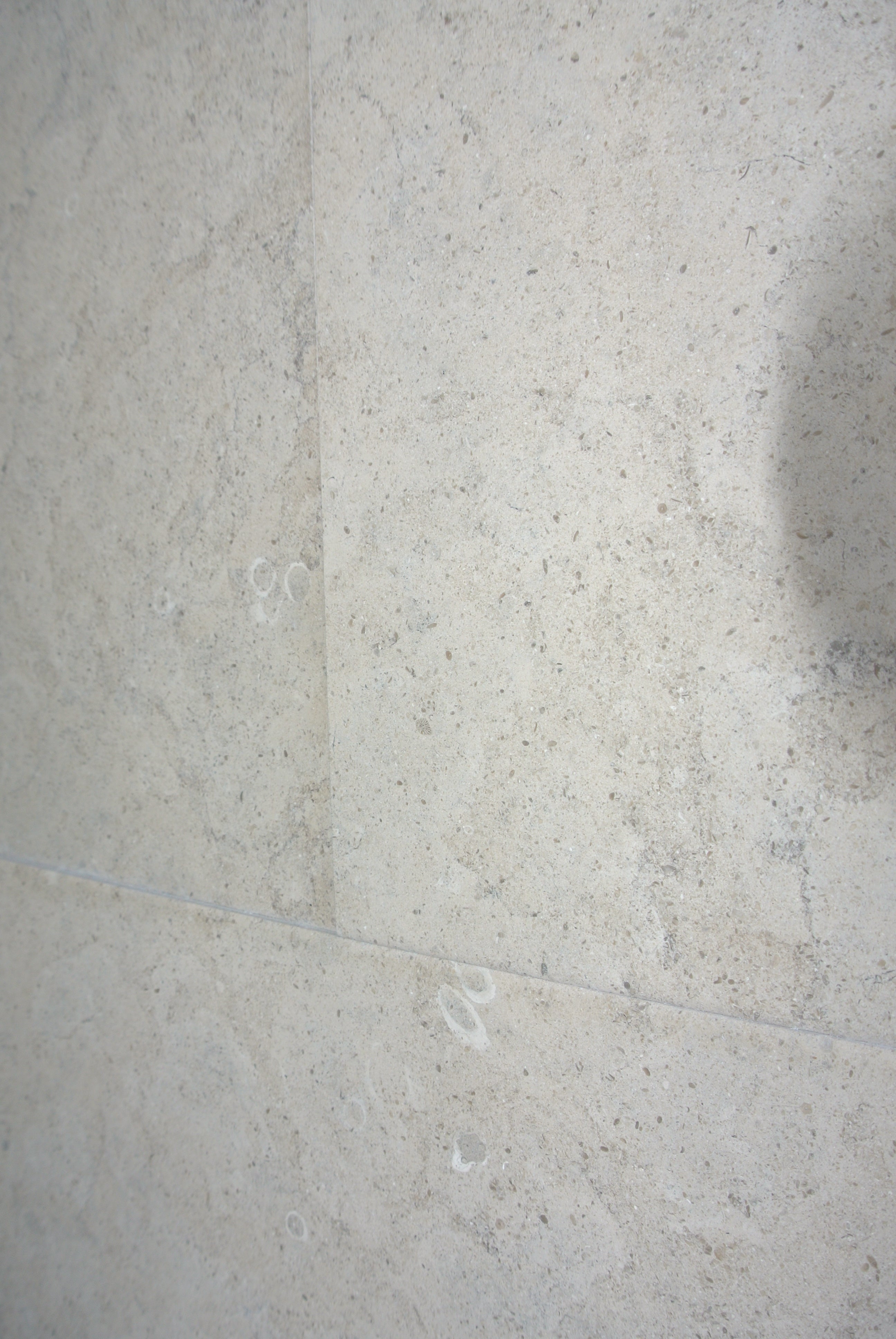 GASCOGNE BLUE Limestone Brushed Tile