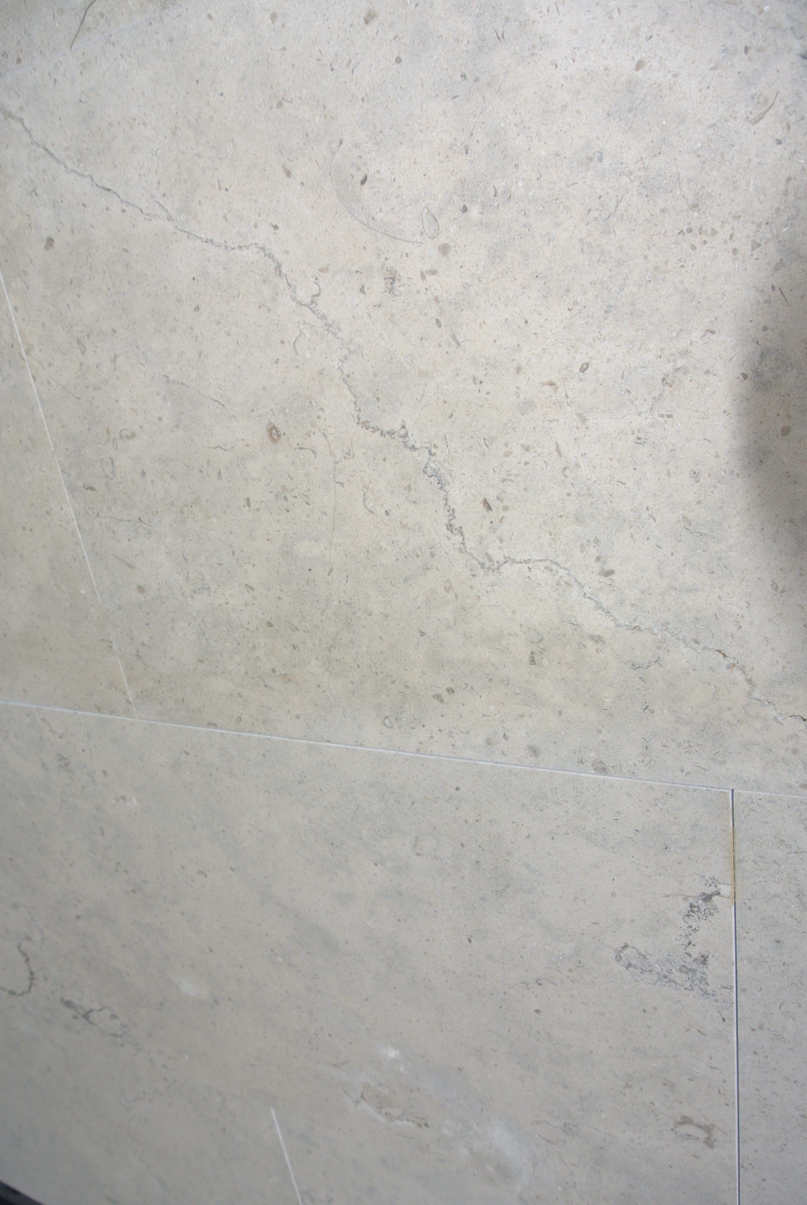 GASCOGNE BLUE Limestone Honed Tile