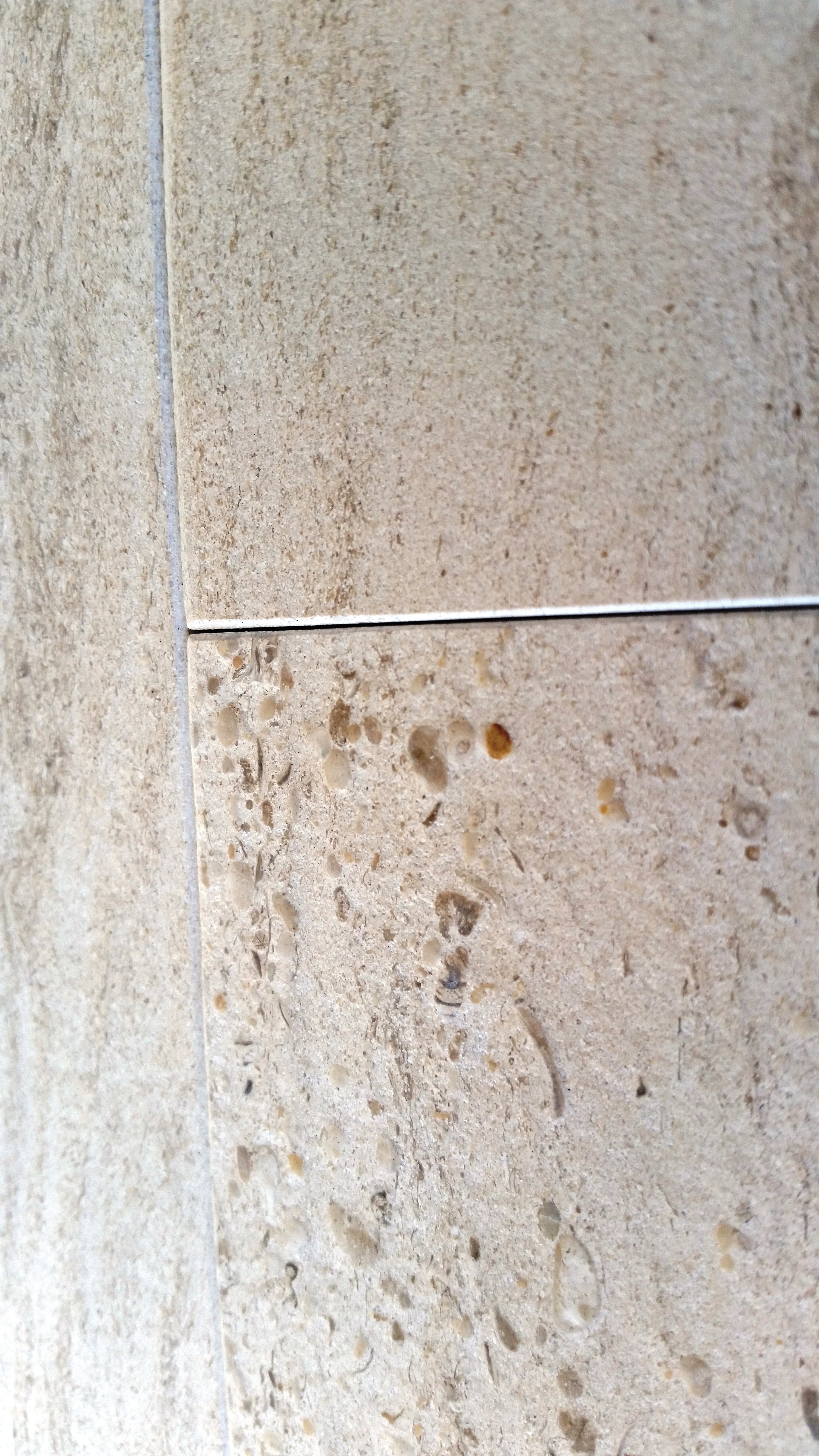 MOCHA CREME FC Limestone Brushed Tile