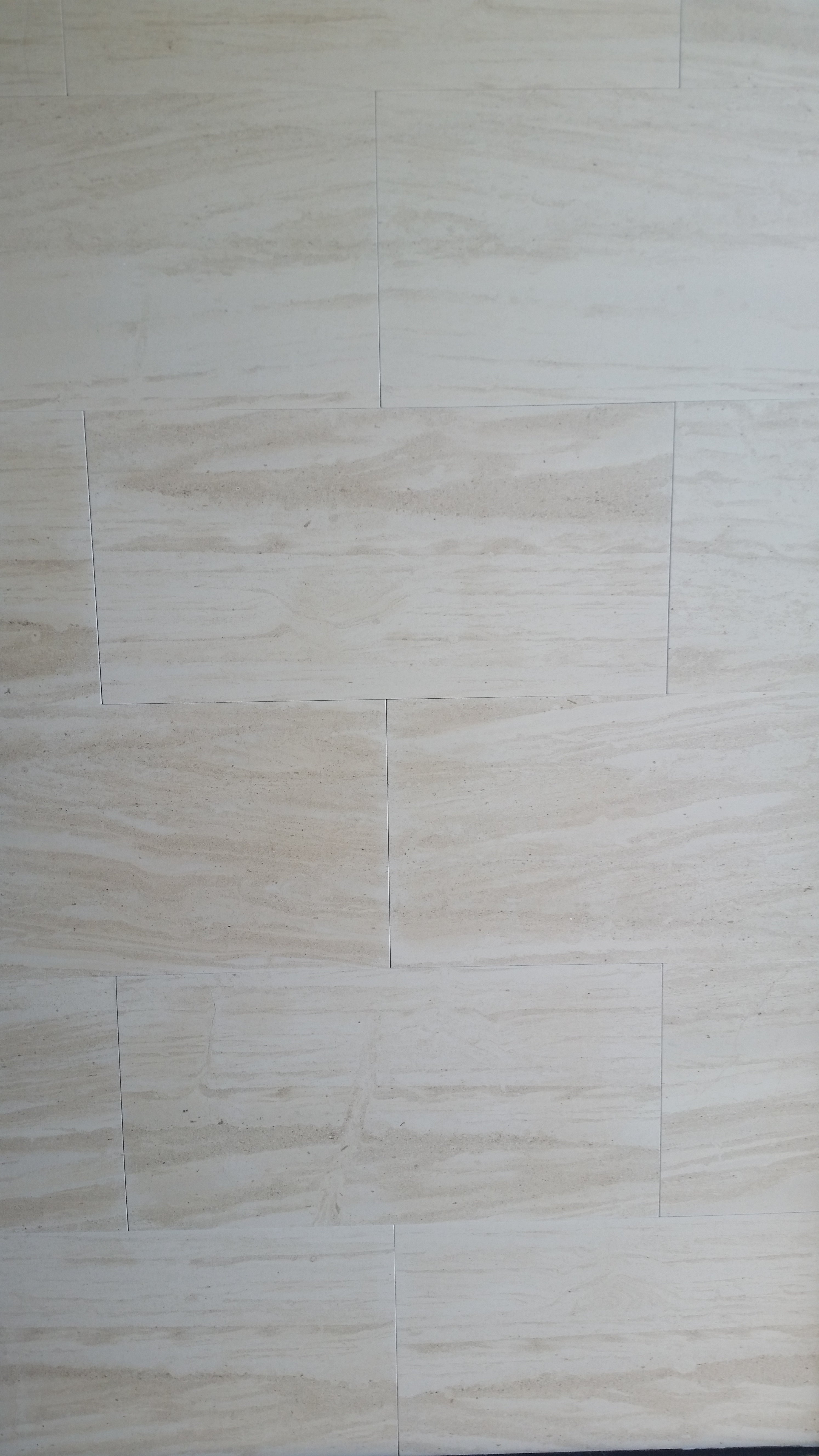 MOCHA CREME VANILLA Limestone Honed Tile