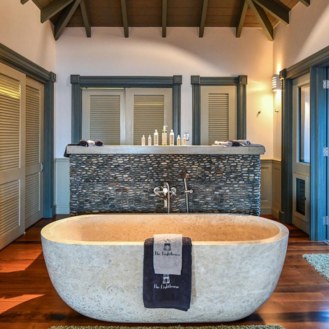 SOLIS Travertine Honed/Filled Oval Bathtub