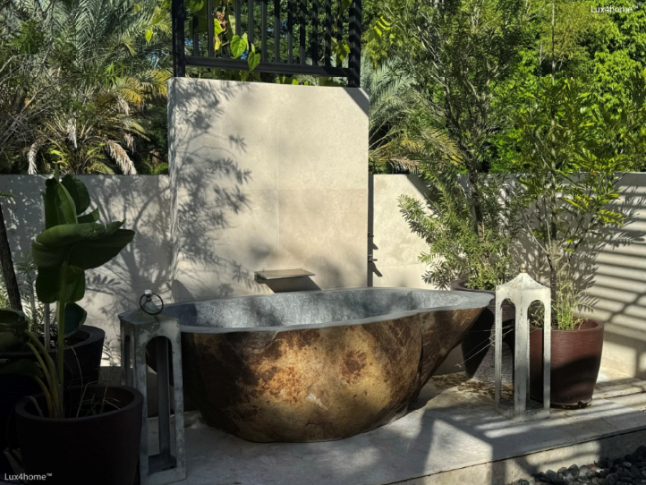 SILVERBROOK River Stone Honed/Filled interior & Natural exterior Bathtub