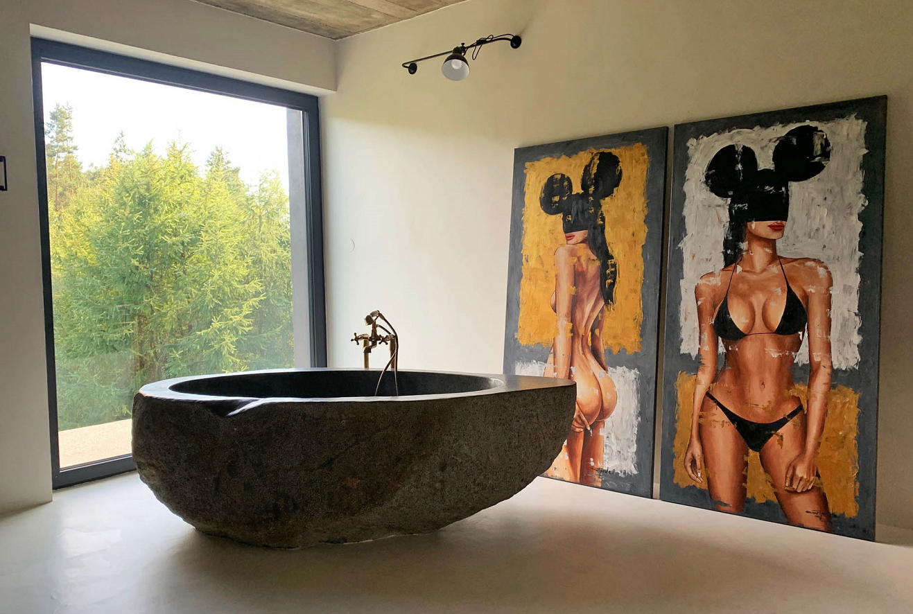 SILVERBROOK River Stone Honed/Filled interior & Natural exterior Bathtub