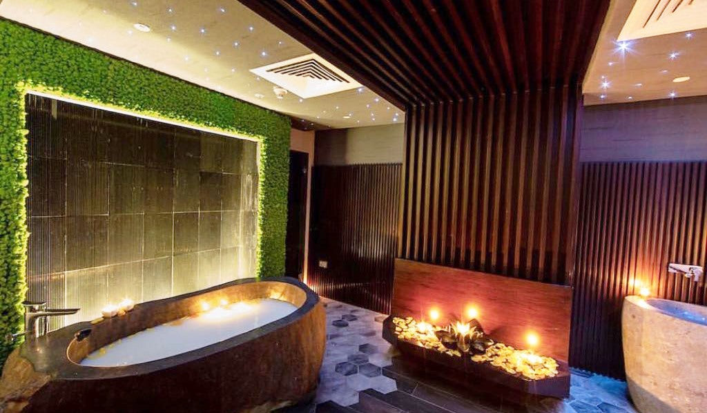 SILVERBROOK River Stone Honed/Filled interior & Natural exterior Bathtub