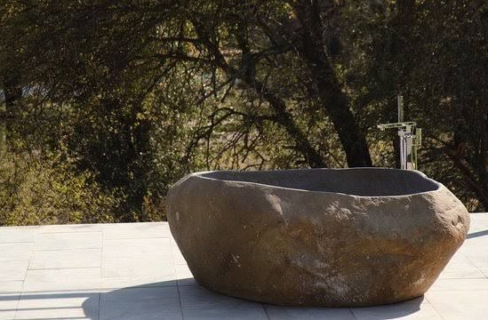 WILLOW CREEK River Stone Honed/Filled interior & Natural exterior Bathtub