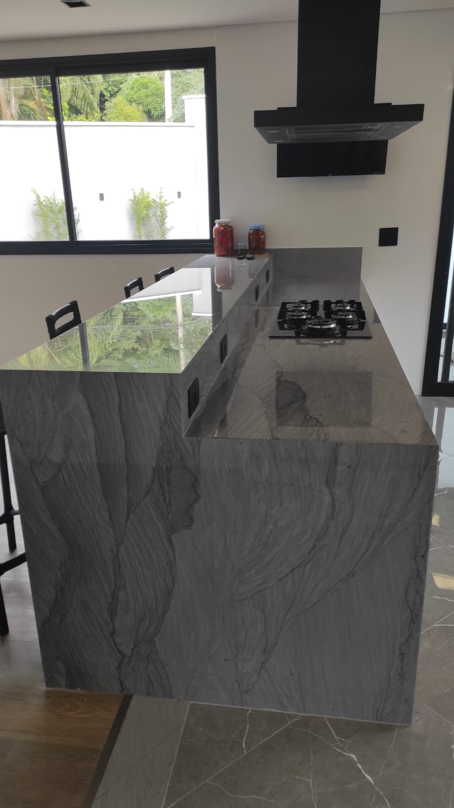 MONTREAUX Quartzite Polished Slab