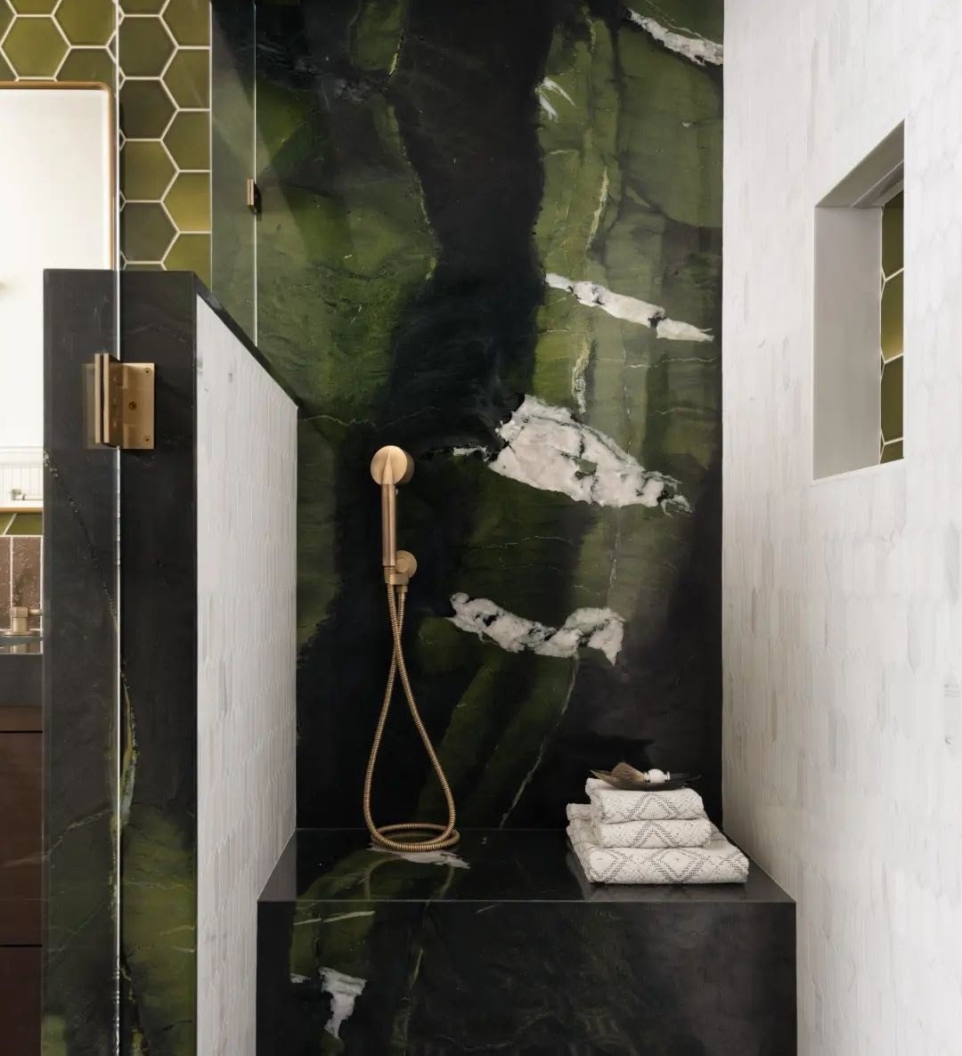 AVOCATUS Quartzite Polished Slab