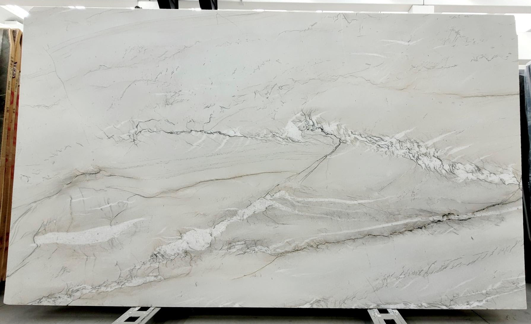 BIANCO SUPERIORE Quartzite Polished Slab