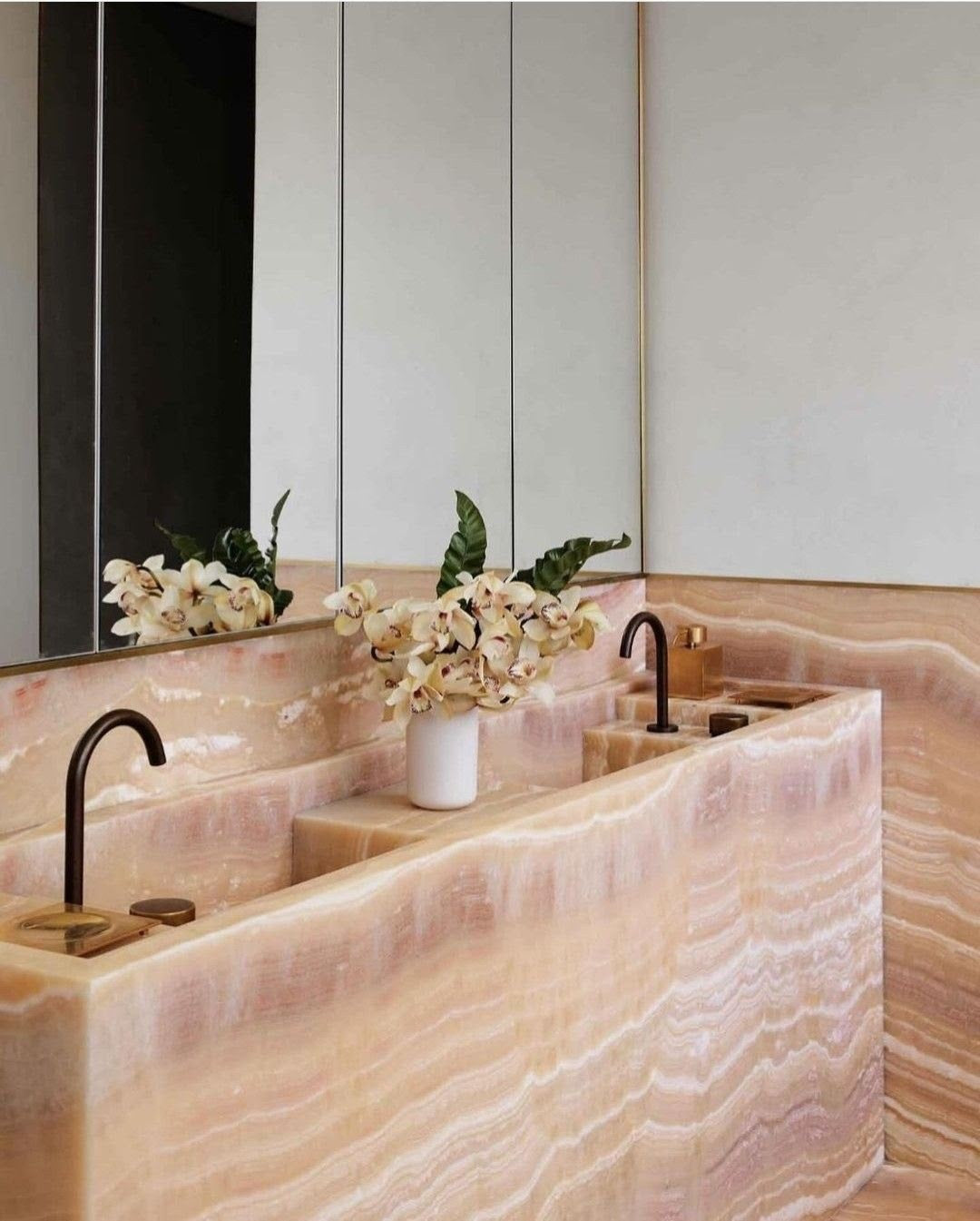 HONEY Onyx Polished Slab