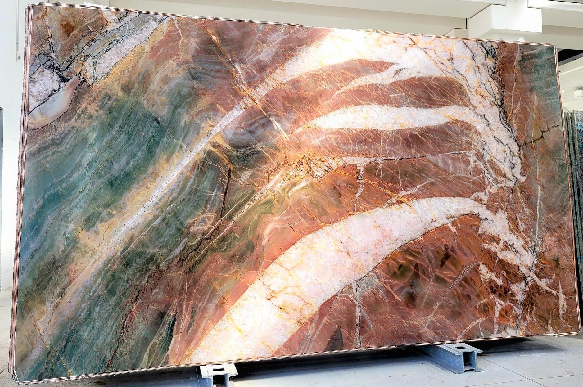 VOLUPIA MAESTRO Quartzite Polished Slab