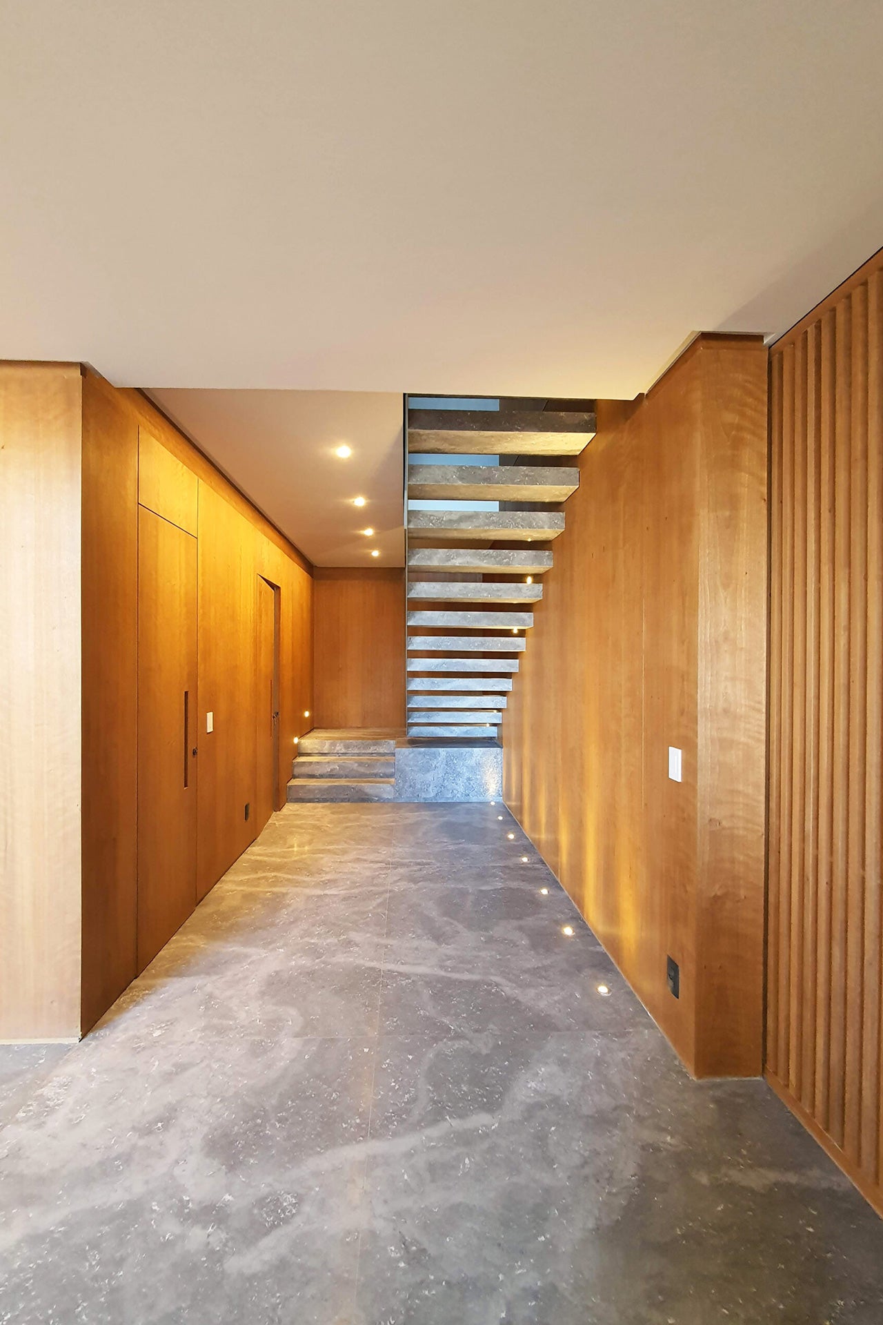 DONATELLO Dolomite Polished Slab