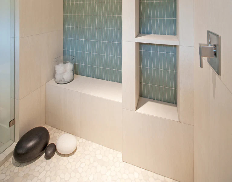 ANTIQUE TIMOR WHITE, LEVEL PEBBLE