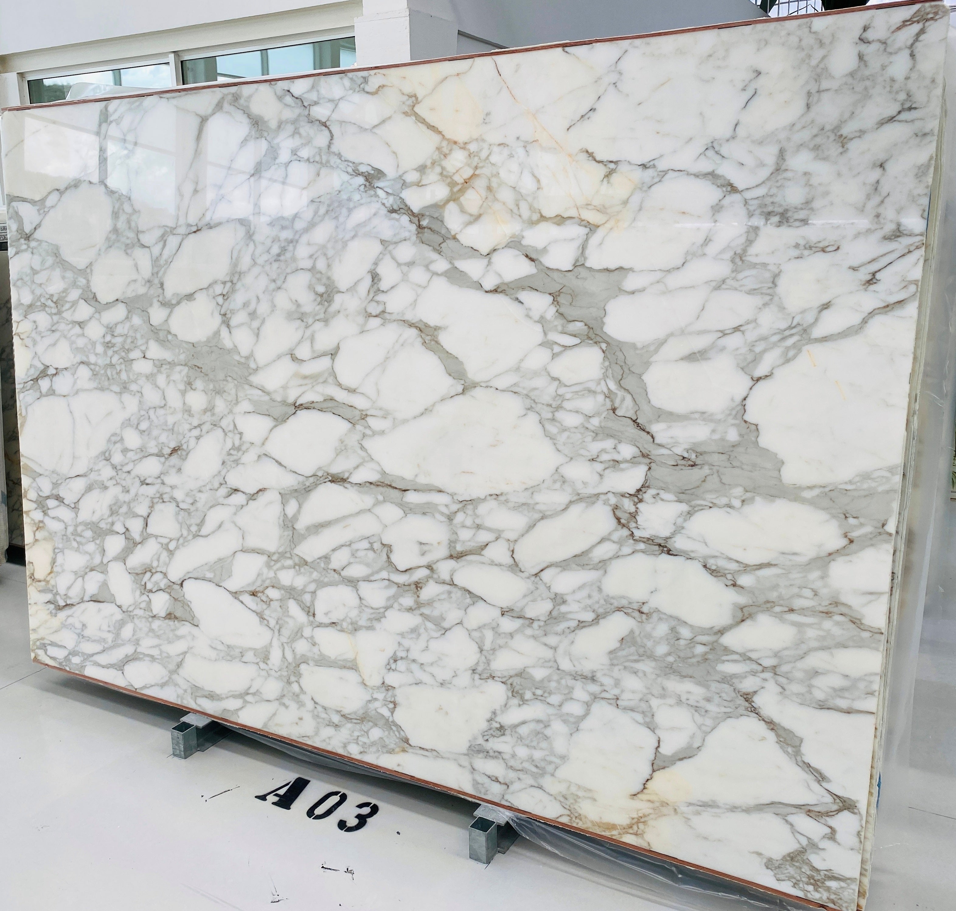 CALACATTA BORGHINI Marble Polished Slab