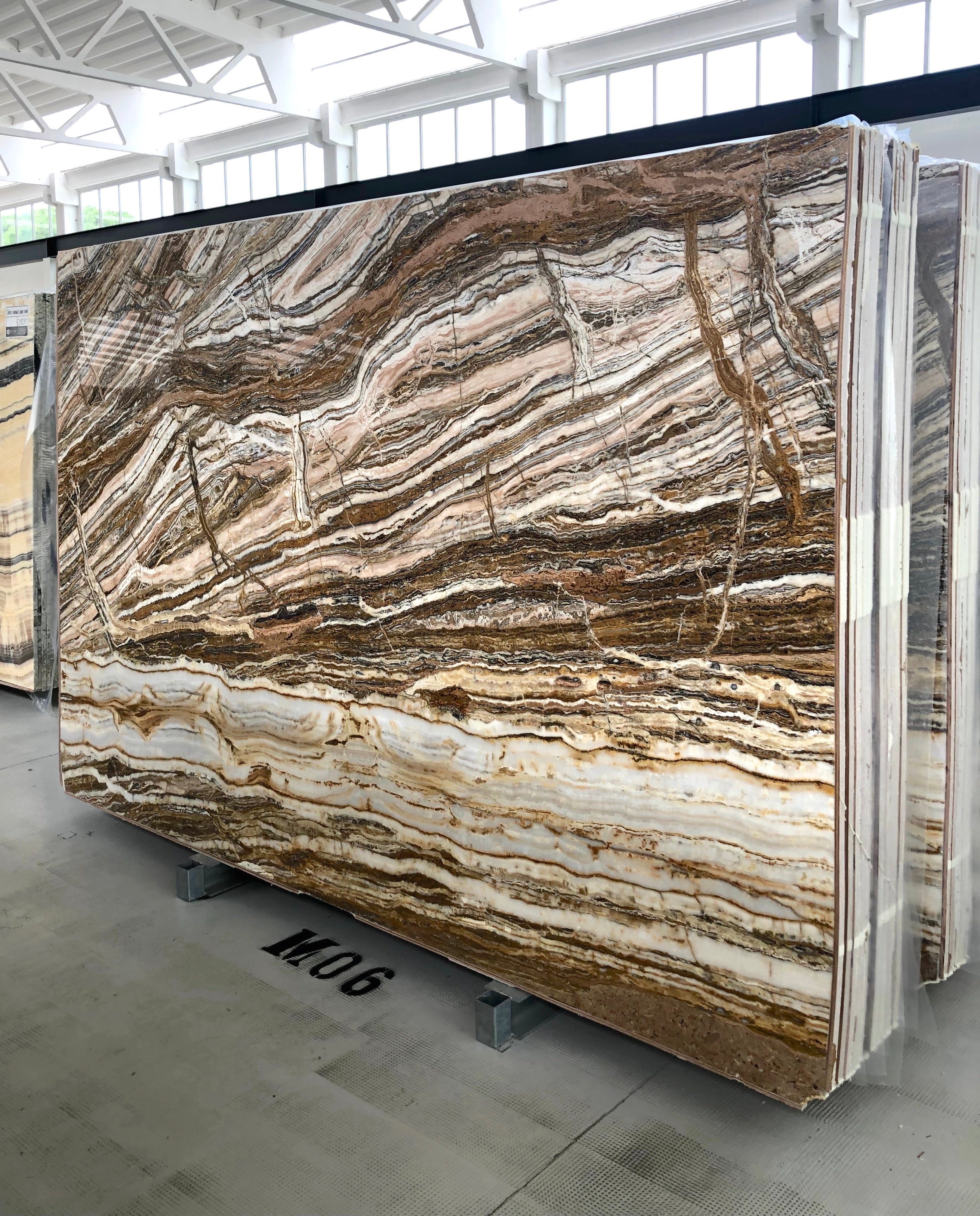 TRAVERONYX Onyx Polished Slab