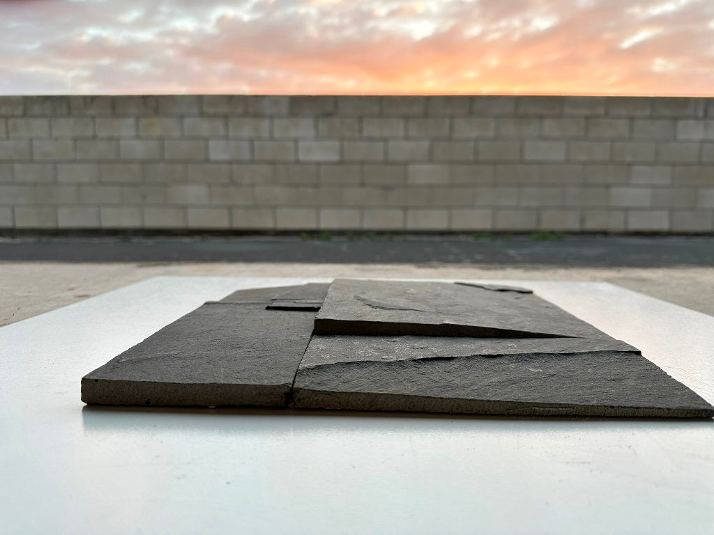 NAVARO SCURO Basalt Split-face rectangles & squares, stacked glued Wall Veneer