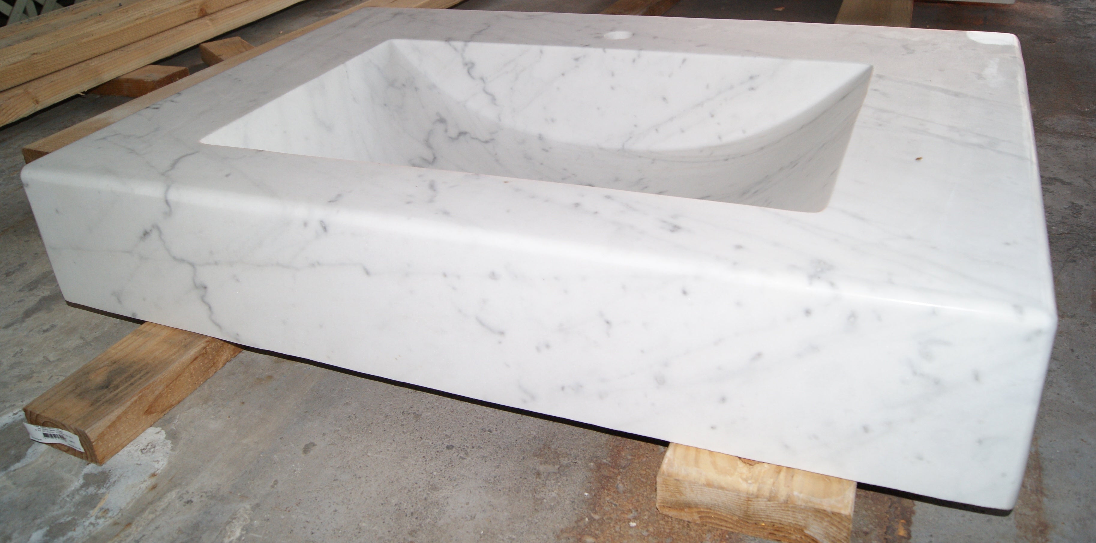 CARRARA WHITE Marble Polished, Straight & Bow Sink