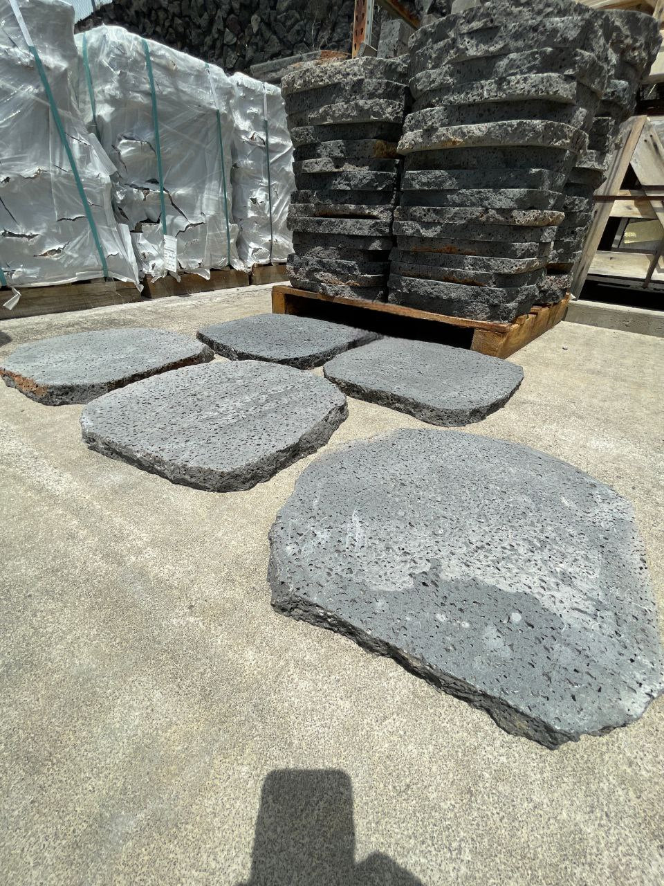 PUKA LAVA GREY - ROUND RANDOM, Basalt Brushed - 18" & up x 1.5" Paver & Flagstone