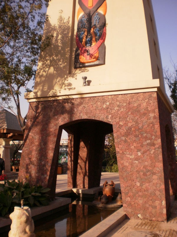 PUKA LAVA RED Basalt 3/4" Thick Saw Cut top & bottom Random Natural-Cleft Edge Wall Veneer