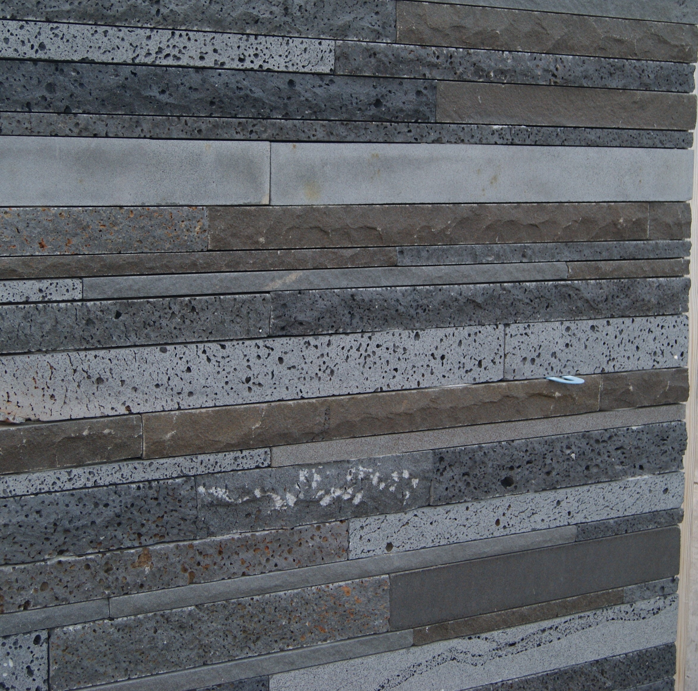 SOLID & PUKA LAVA GREY MIX Basalt Split-Face & Saw Cut Straight Edge Wall Veneer