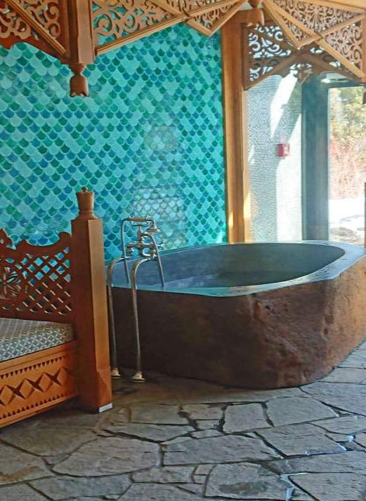 MAUI River Stone Honed/Filled interior & Natural exterior Bathtub