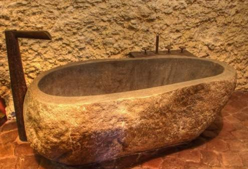 NILO River Stone Honed/Filled interior & Natural exterior Bathtub