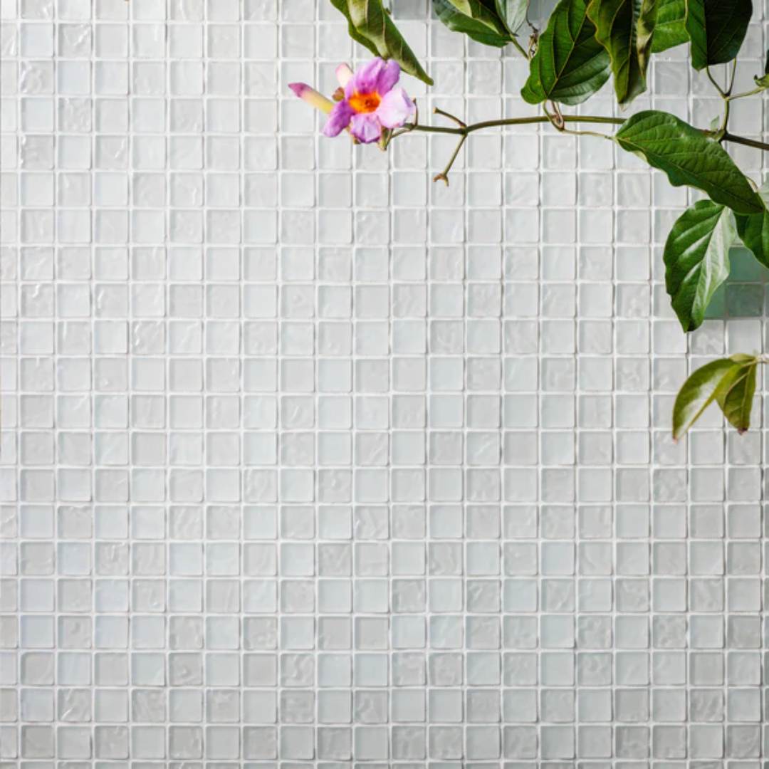 mosaic-pool-glass-molten-frost-lava-1x1-straight-set-0047-hawaii-stone-imports