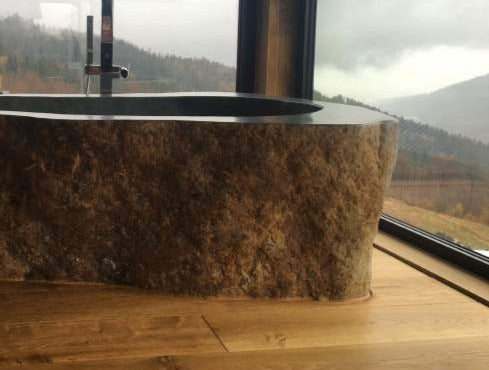 OAK MIST River Stone Honed/Filled interior & Natural exterior Bathtub