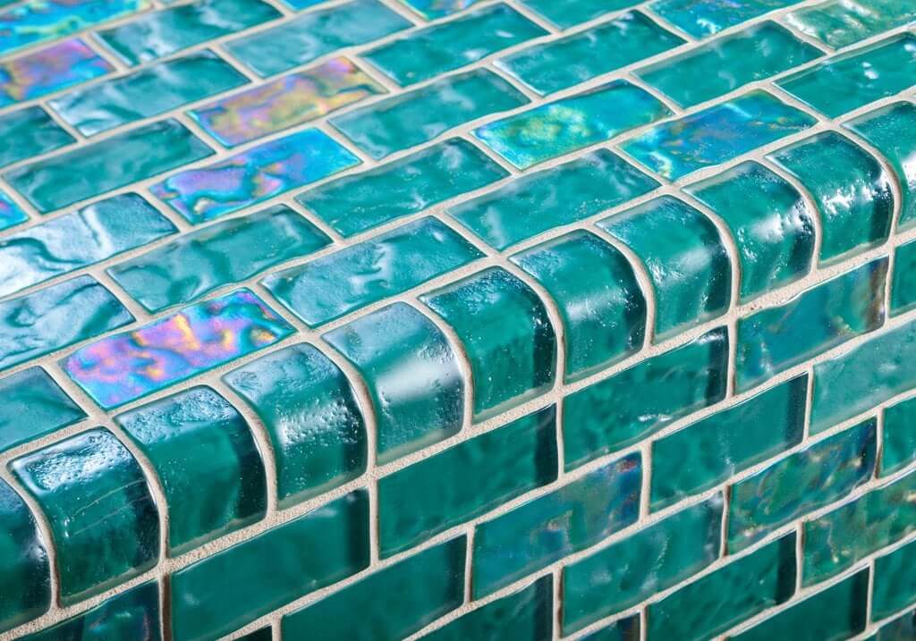 mosaic-glass-pool-cool-tropics-lava-v-cap-strip-0047-hawaii-stone-imports