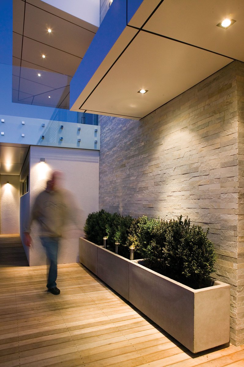 cladding-quartzite-himachal-white-strip-0047-hawaii-stone-imports